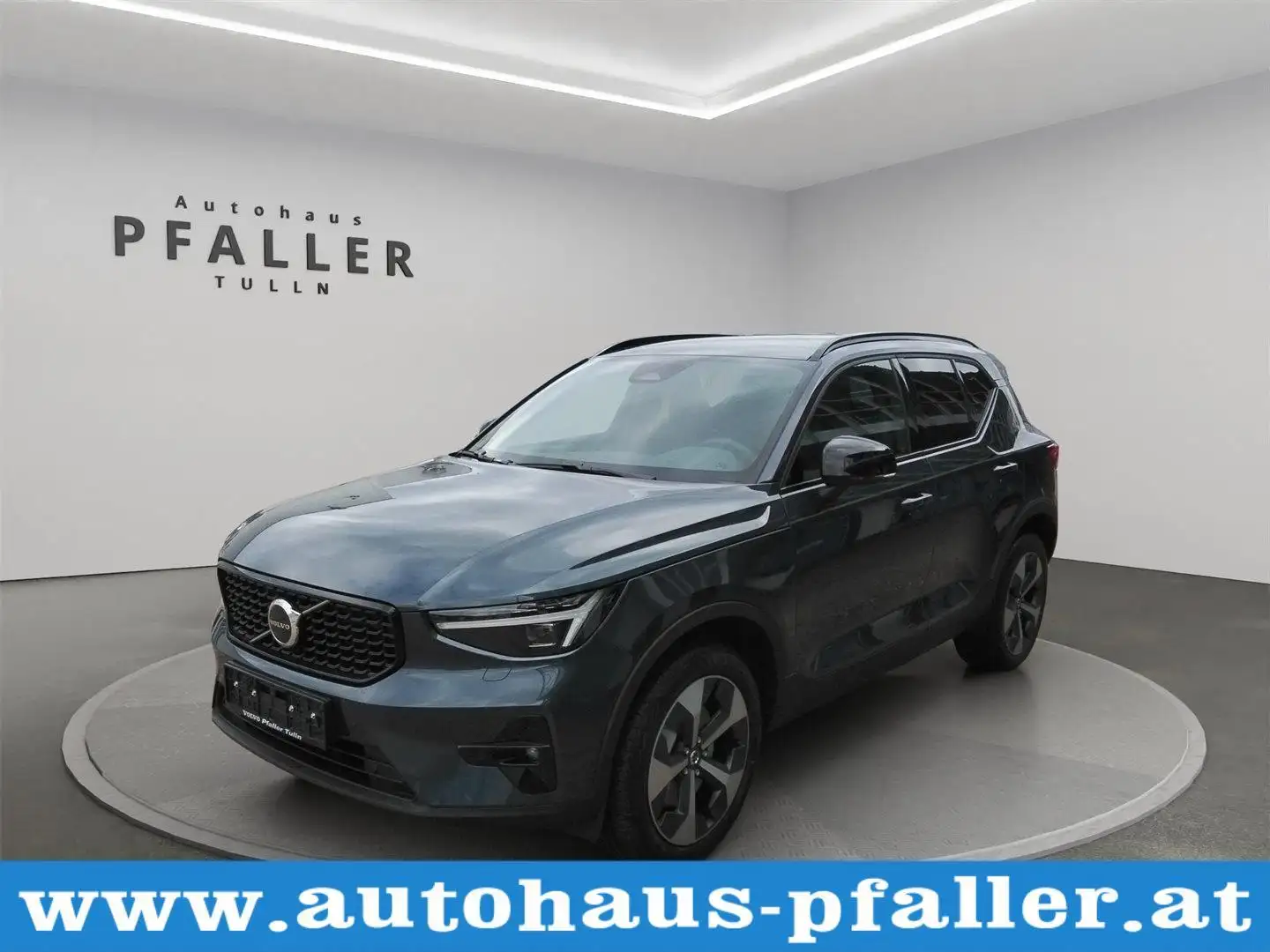 Volvo XC40 B3 Plus Dark 4 YOU Edition Bleu - 1