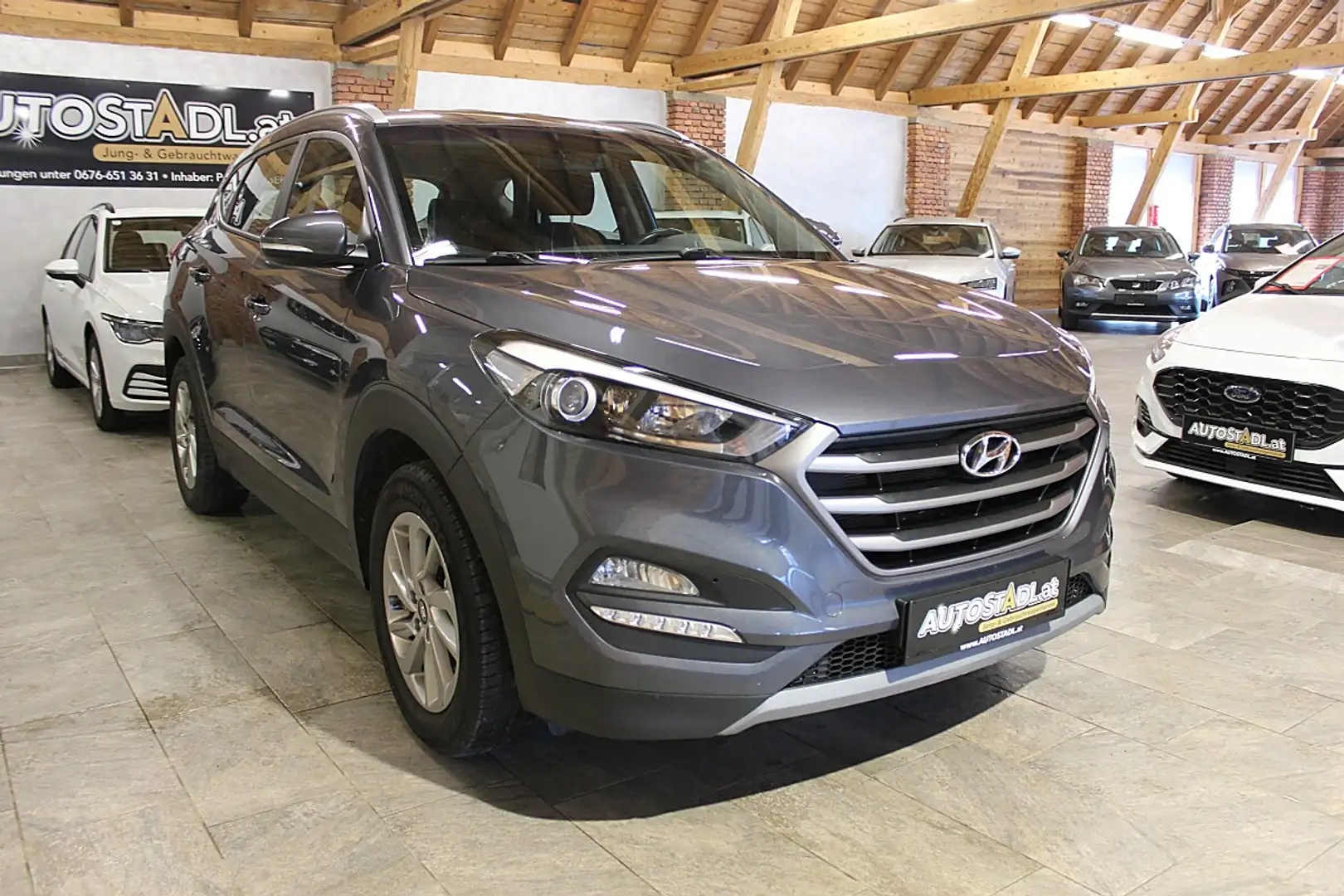 Hyundai TUCSON Tucson 1,6 T-GDI 4WD Premium DCT Grau - 2