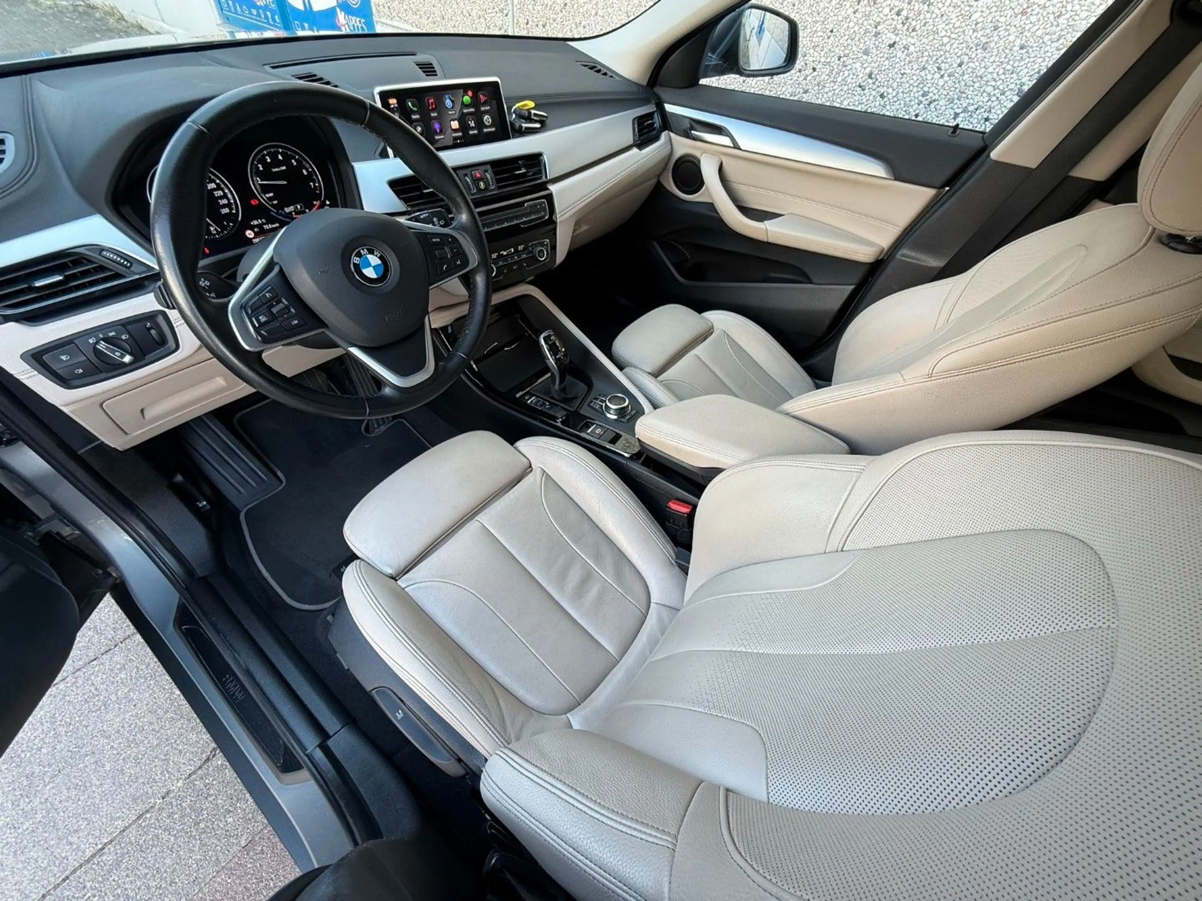 BMW X2 sDrive20i DCT Panorama AHK CarPlay LED Kamera — photo 15