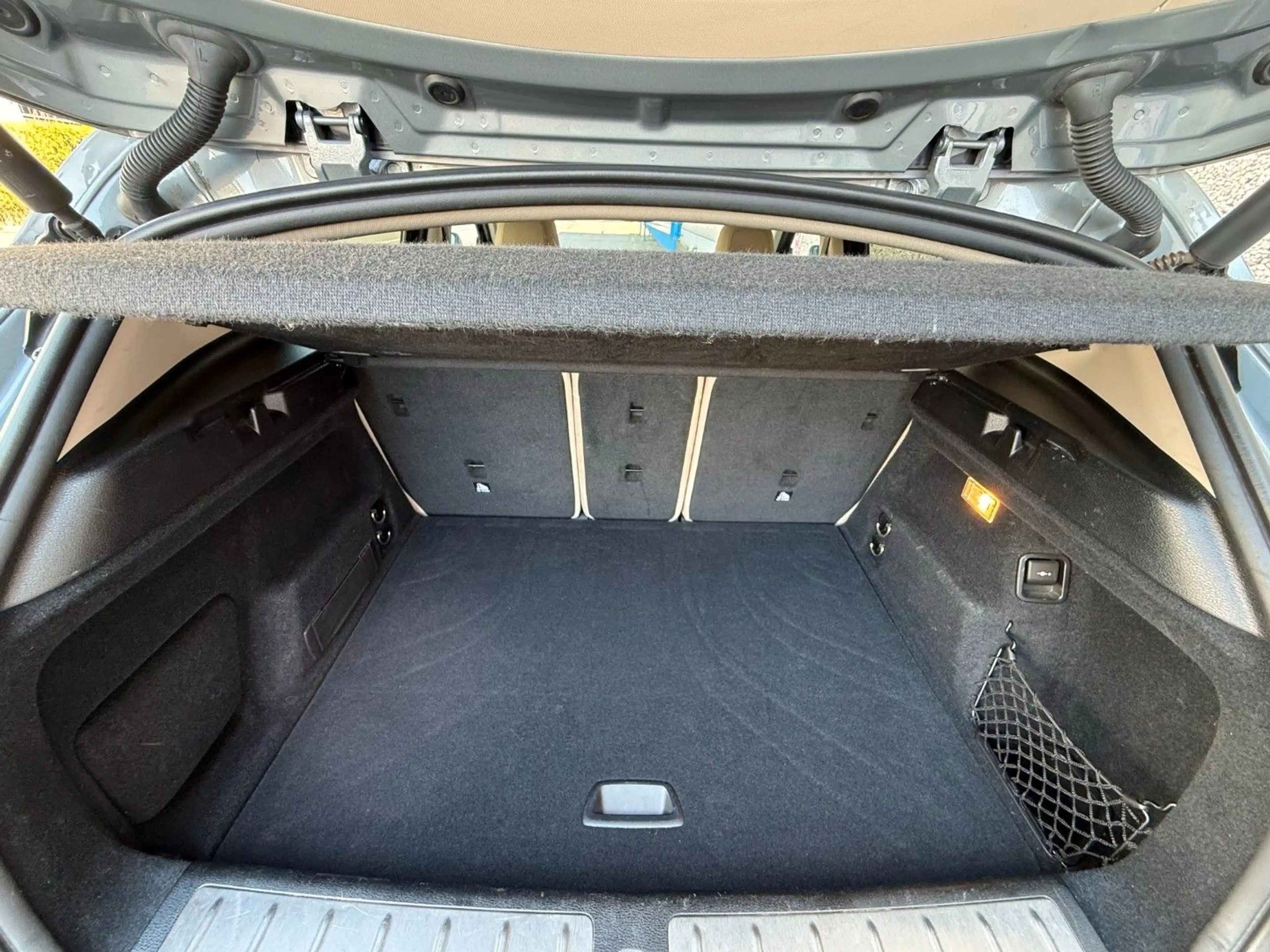 BMW X2 sDrive20i DCT Panorama AHK CarPlay LED Kamera — photo 8
