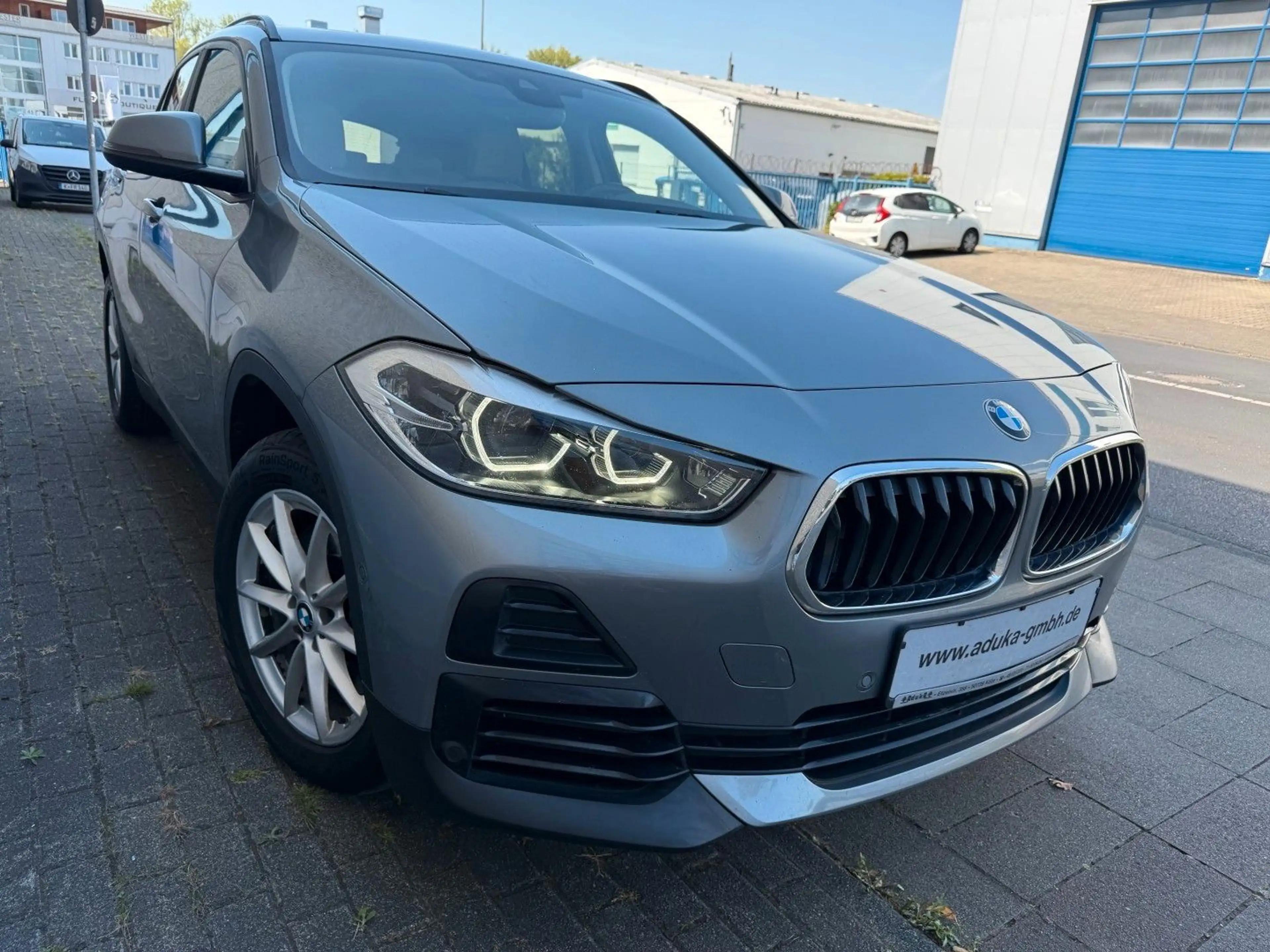 BMW X2 sDrive20i DCT Panorama AHK CarPlay LED Kamera — photo 5