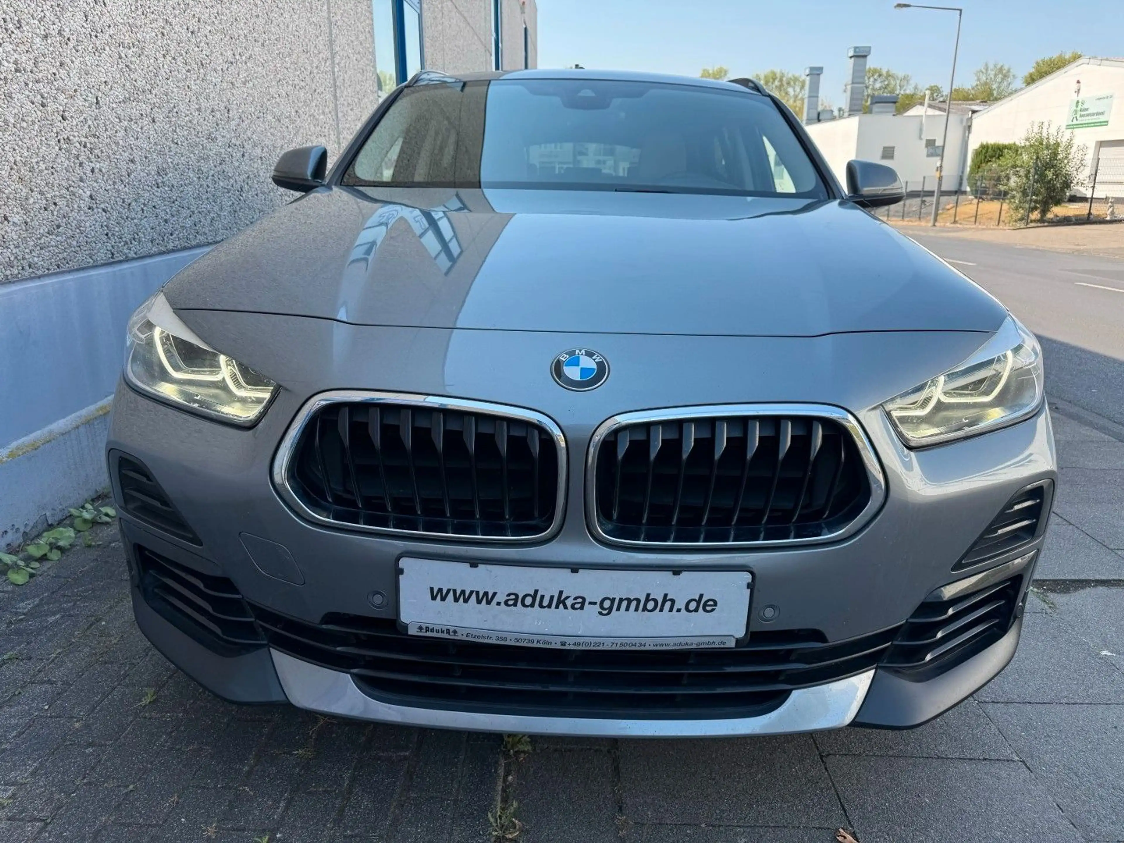 BMW X2 sDrive20i DCT Panorama AHK CarPlay LED Kamera — photo 4