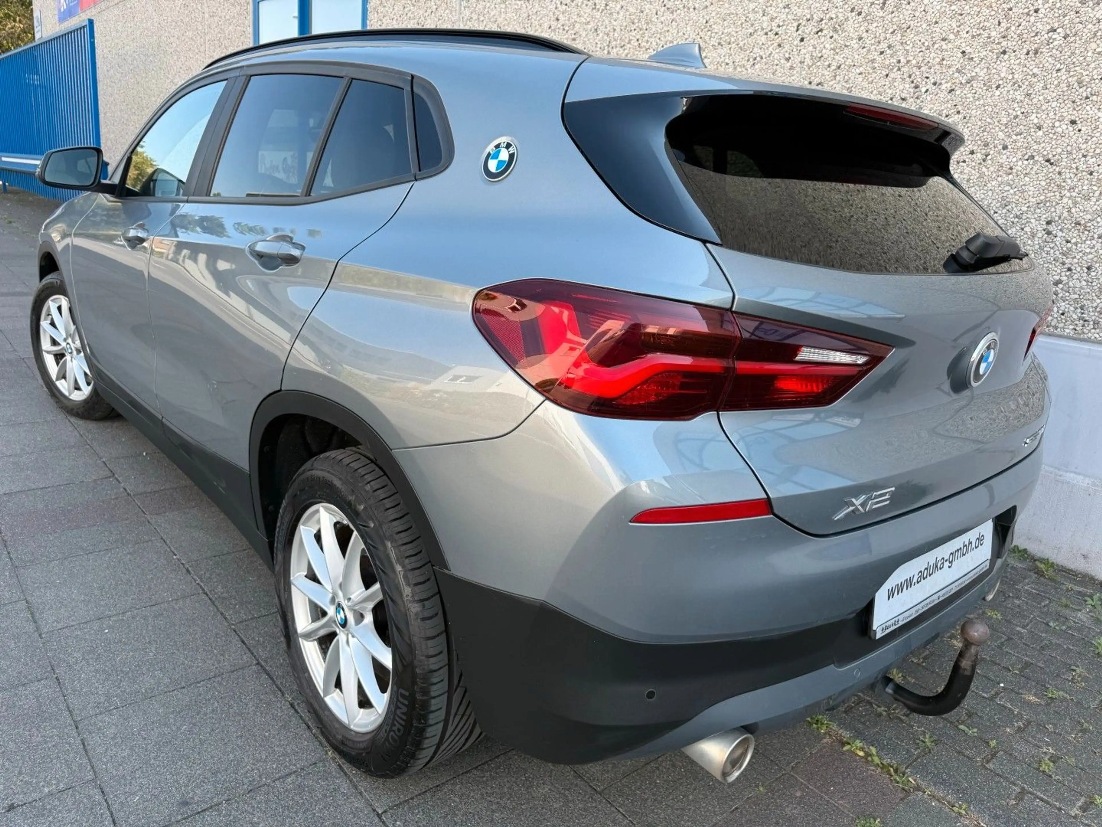 BMW X2 sDrive20i DCT Panorama AHK CarPlay LED Kamera — photo 11