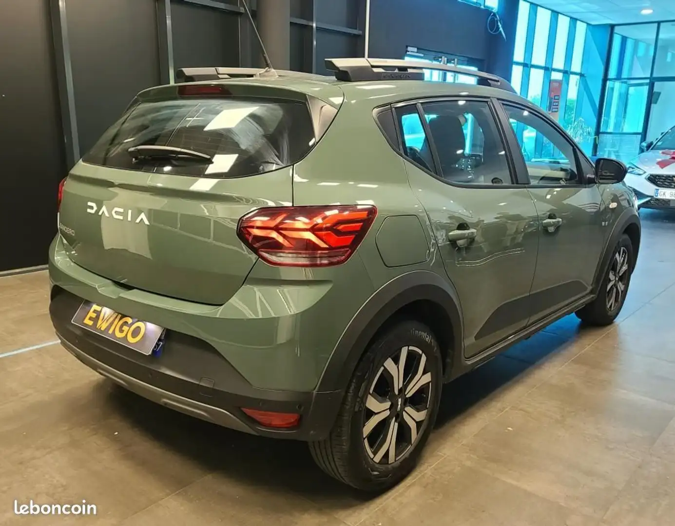 Dacia Sandero 1.0 ECO-G 100ch Stepway Expression Groen - 2