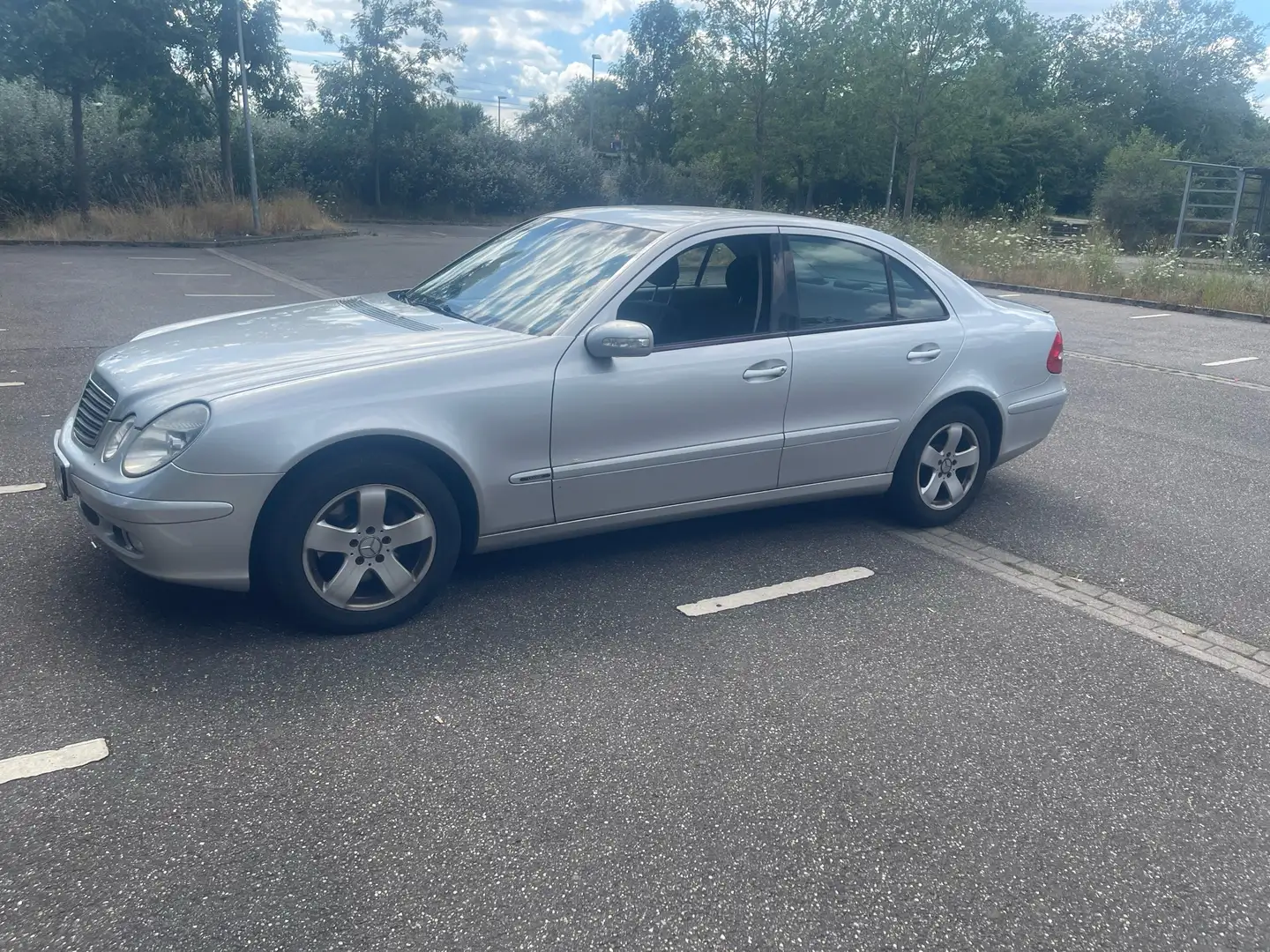 Mercedes-Benz E 320 - 1