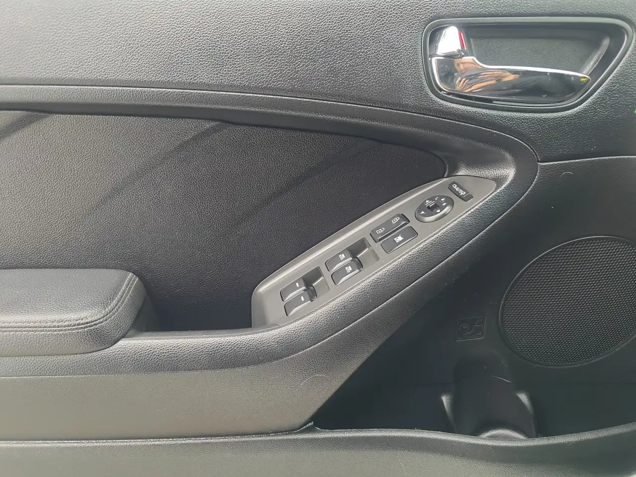 Kia Forte снимка Kia Forte