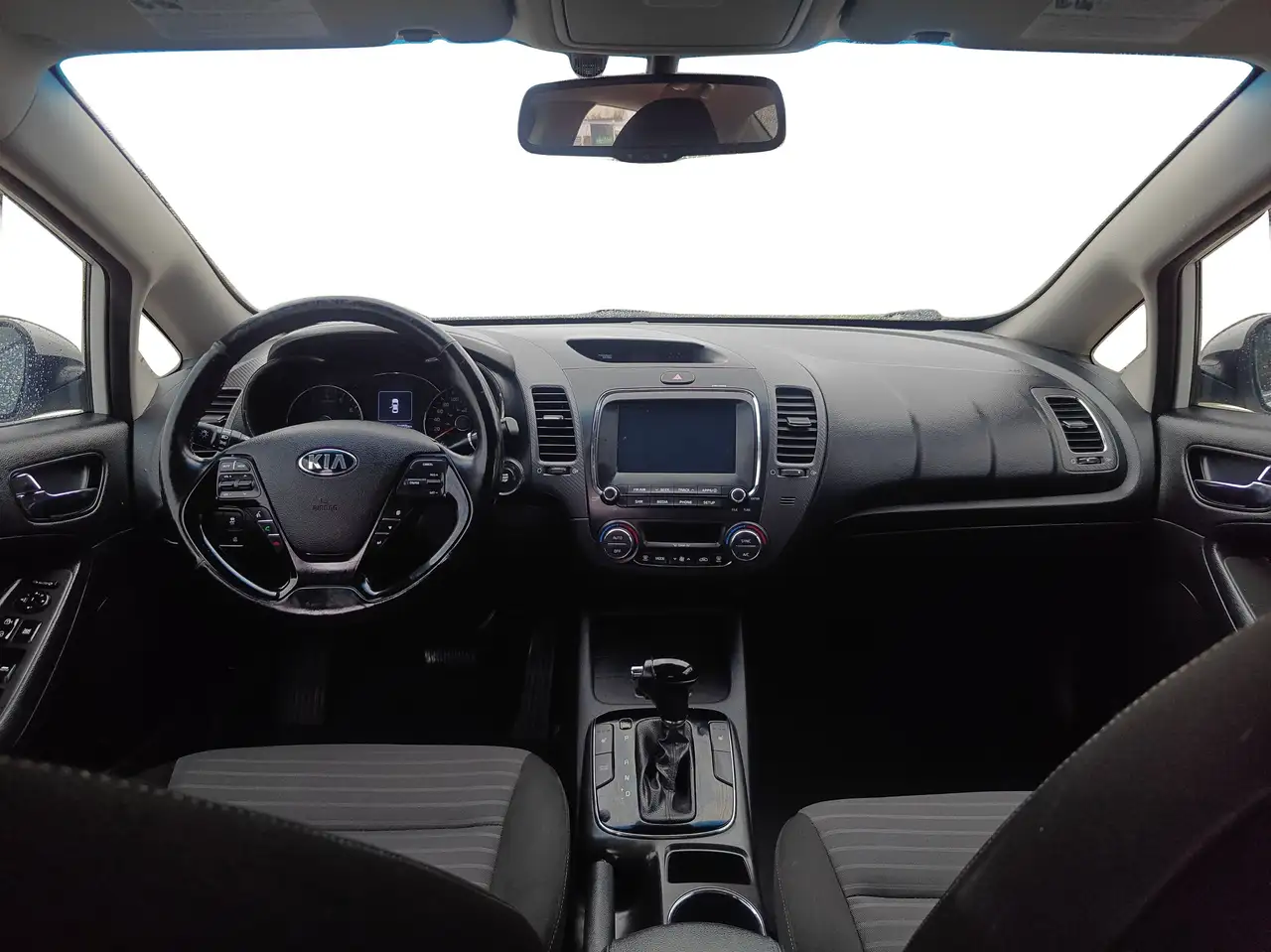 Kia Forte снимка Kia Forte