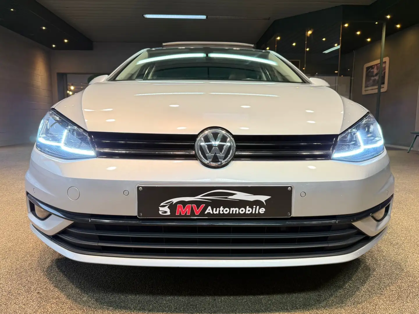 Volkswagen Golf 1.0TSI Join DSG * Navi * Toit Pano * Caméra Zilver - 2