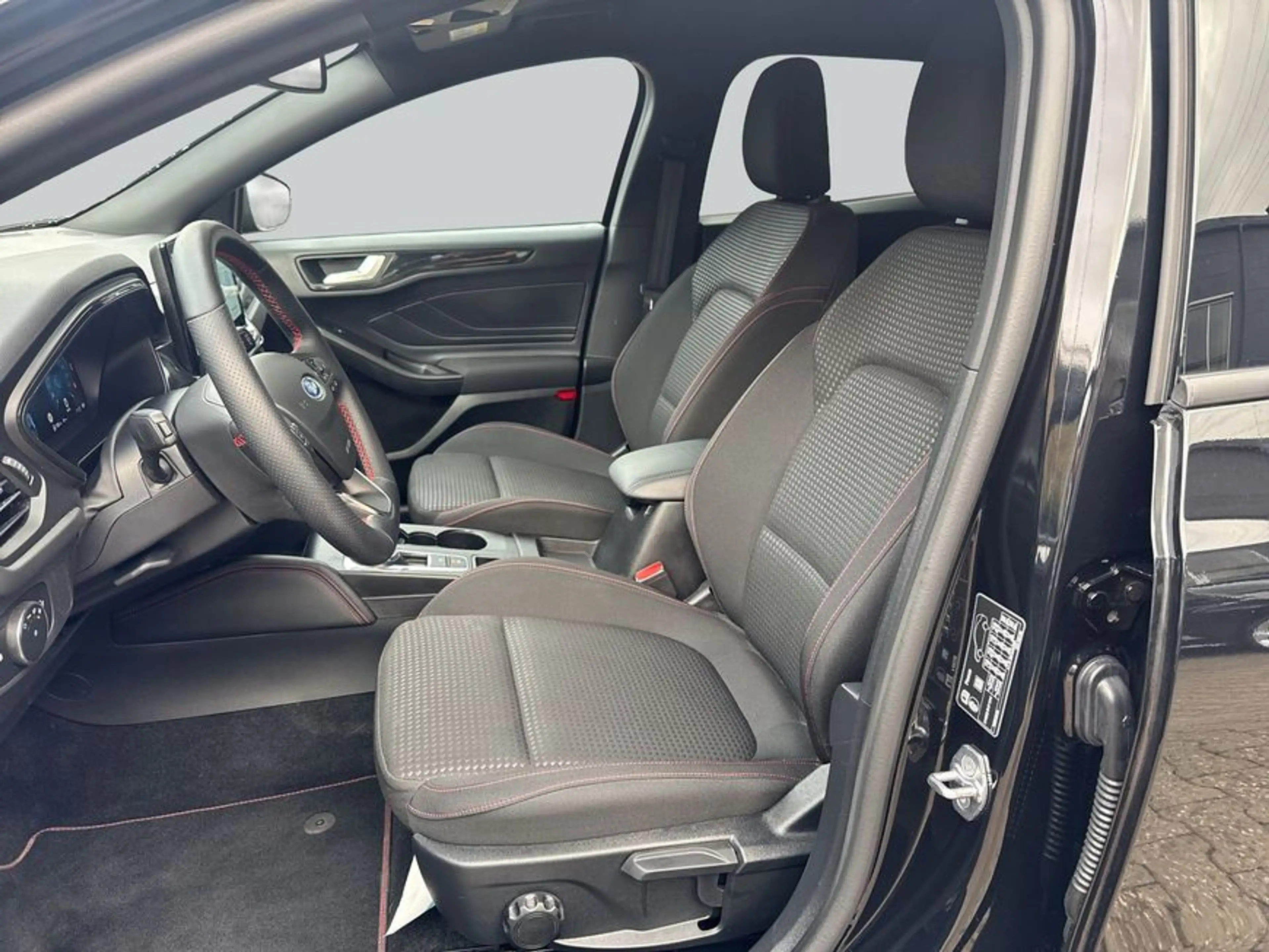 Ford Focus Turnier 1.5 EcoBlue Start-Stopp-System Aut. — photo 9