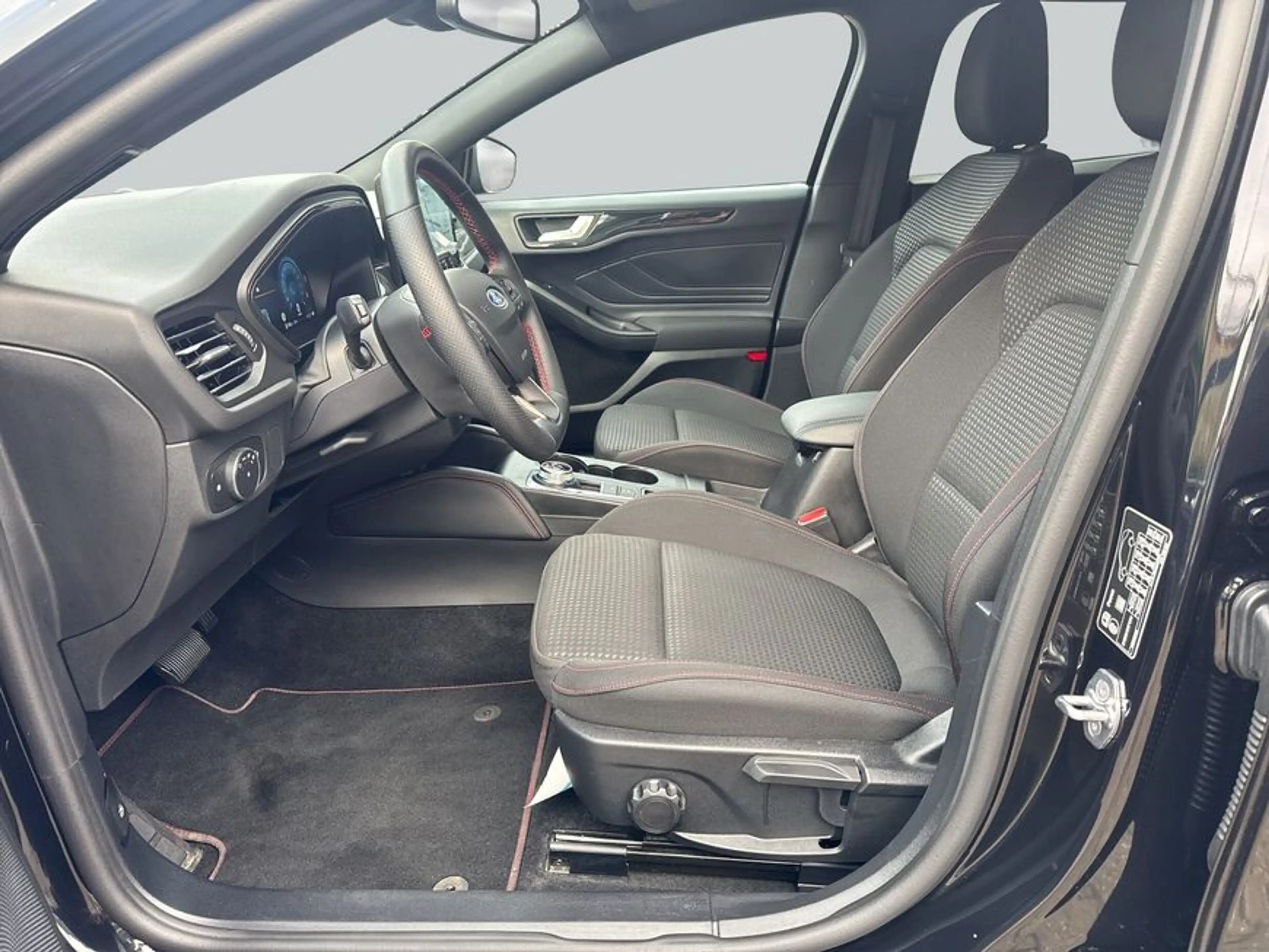 Ford Focus Turnier 1.5 EcoBlue Start-Stopp-System Aut. — photo 8