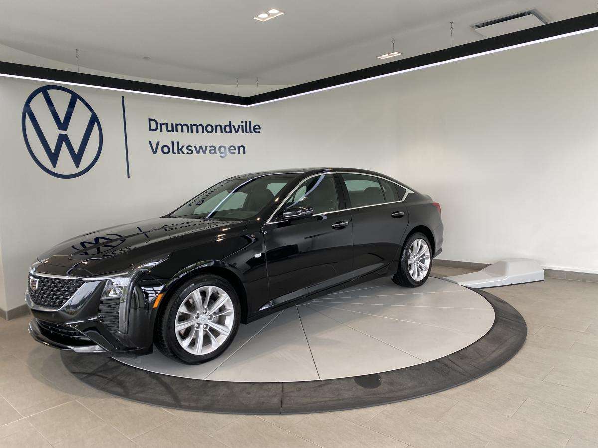 2025 Cadillac CT5 Cadillac XT5 2025 Premium Luxury V6  Ensemble Sun