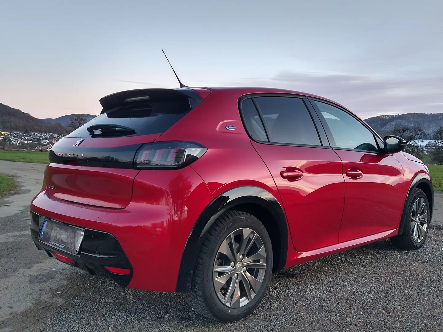 Peugeot e-208 208 Elektromotor 136 Allure Pack - 1