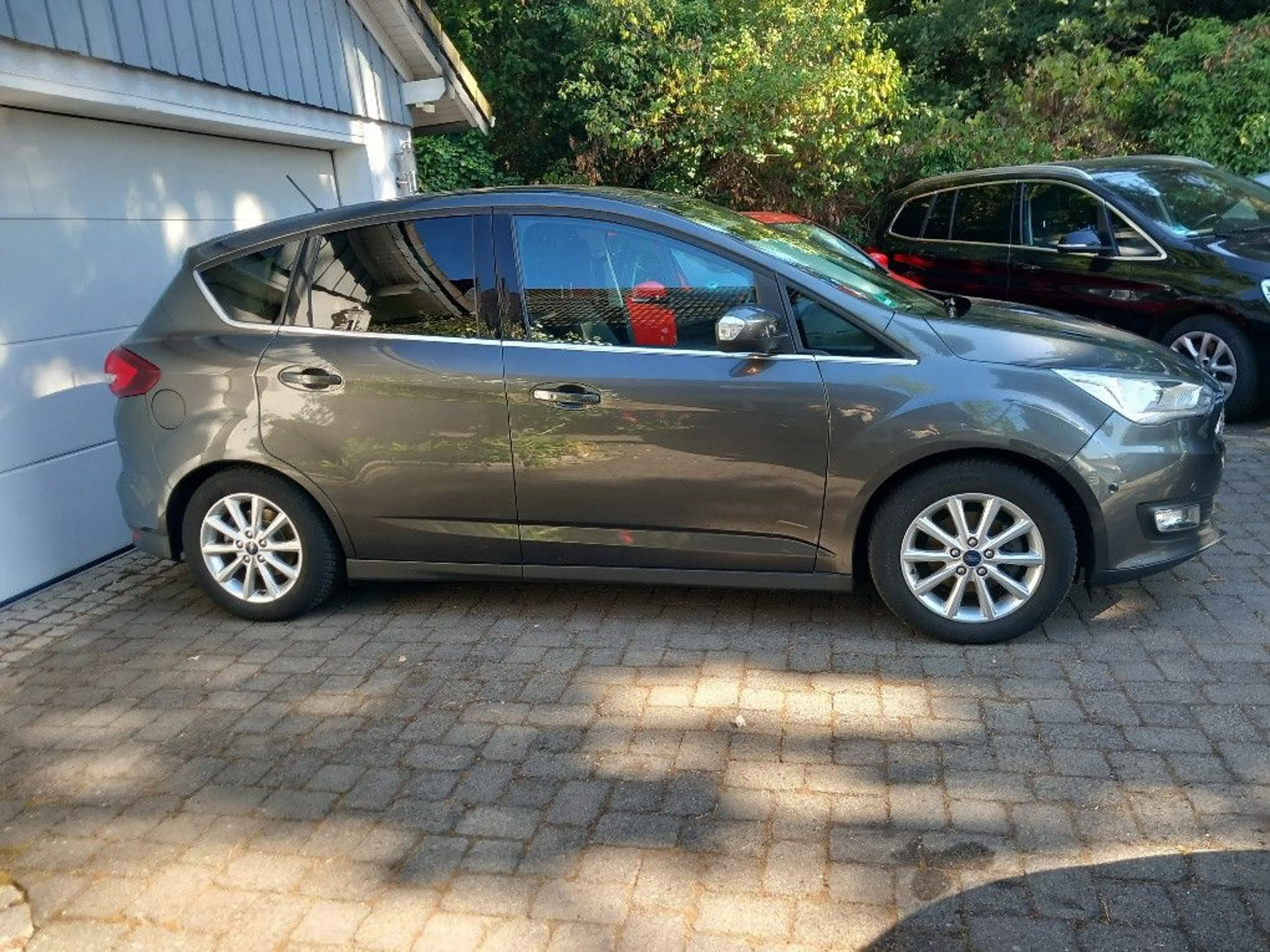 Ford C-Max 1.0 EcoBoost Titanium — photo 14