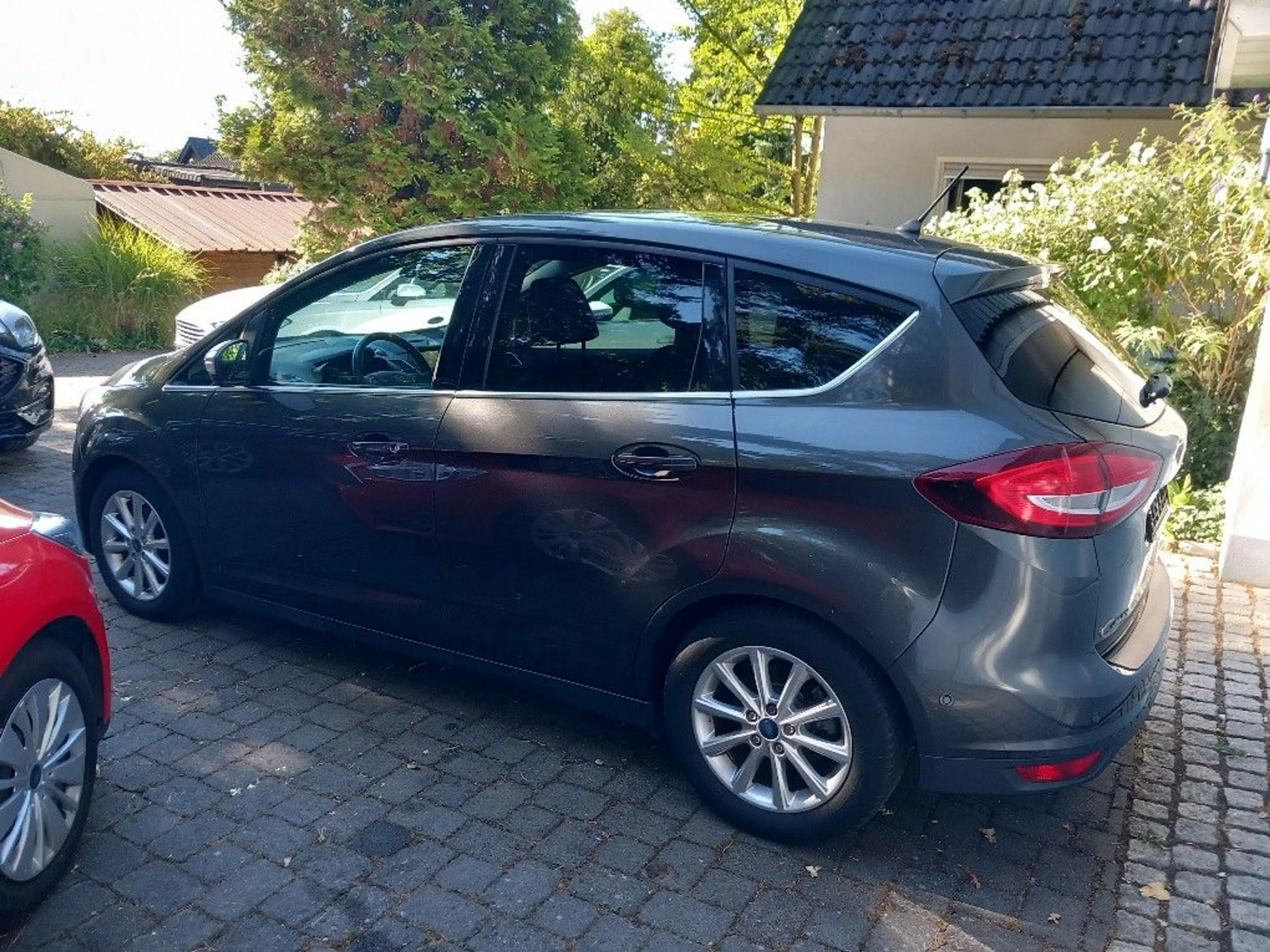 Ford C-Max 1.0 EcoBoost Titanium — photo 15