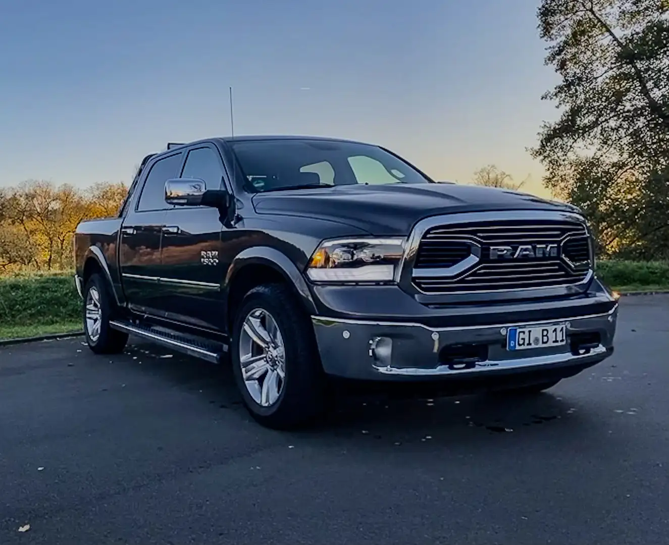 RAM 1500 Crew Cab Laramie - 2