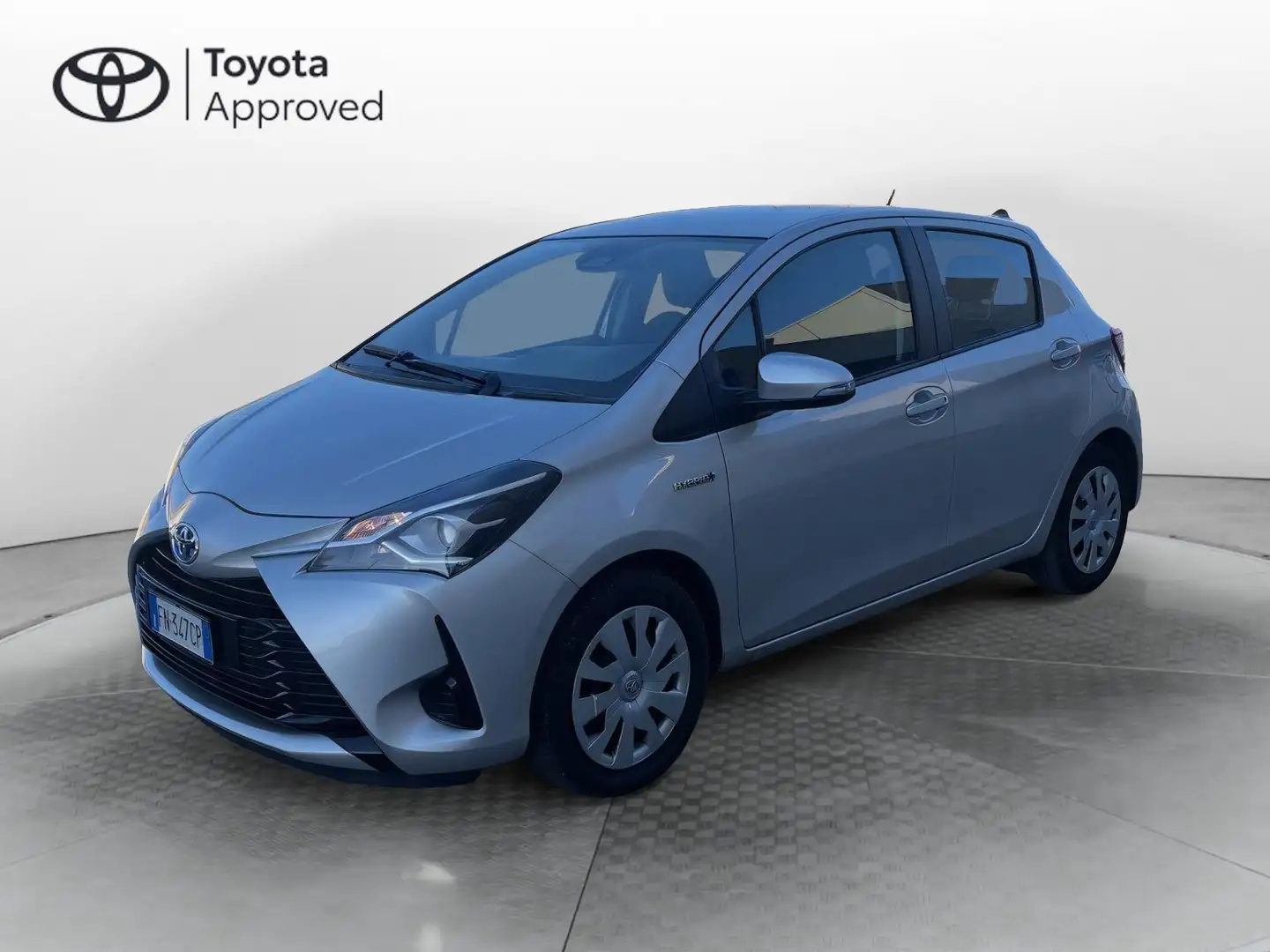 Toyota Yaris Yaris 1.5 Hybrid 5 porte Cool Grigio - 1