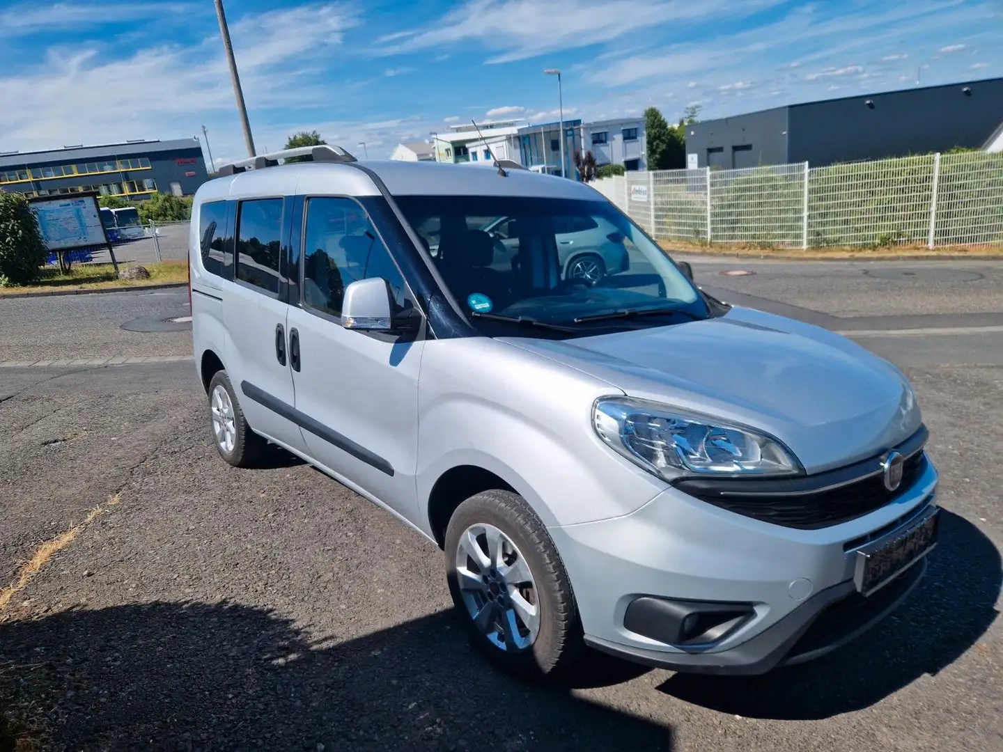 Fiat Doblo Doblò Lounge Klimaaut. Silber - 2
