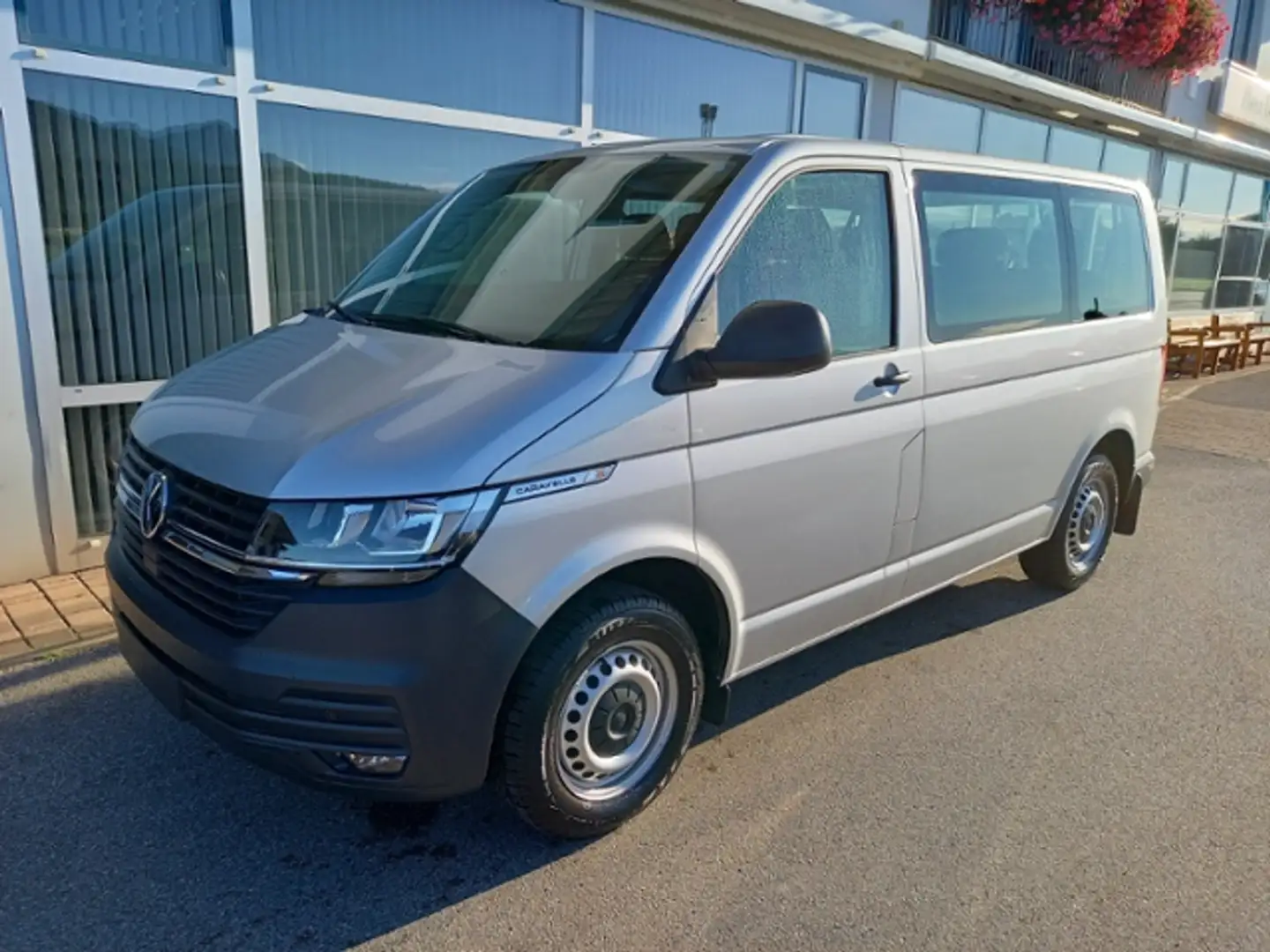 Volkswagen T6.1 Caravelle Trendline Argent - 2