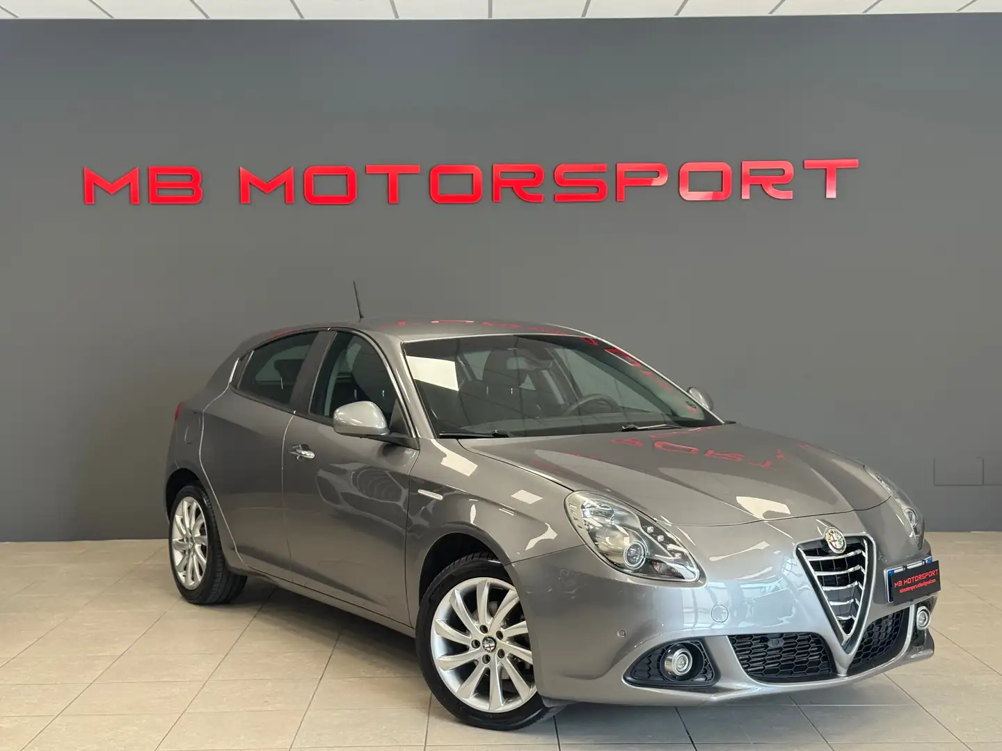 Alfa Romeo Giulietta 1.6 jtdm Super 120cv Gümüş rengi - 1