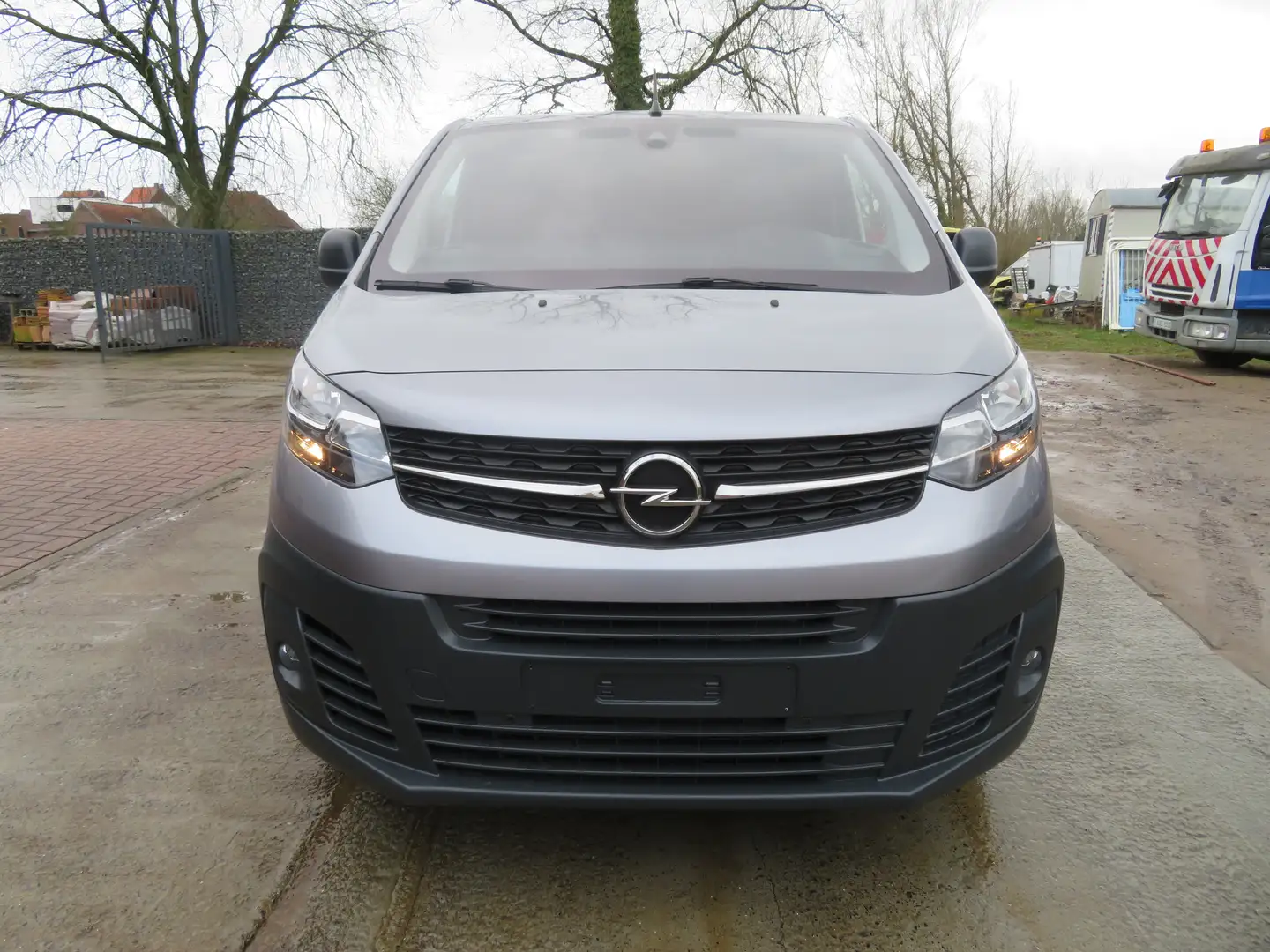 Opel Vivaro 2.0 Turbo Edition - Auto - 2023 Silber - 2