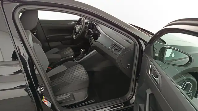 Volkswagen Polo view 10