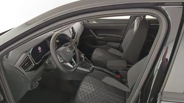 Volkswagen Polo view 9
