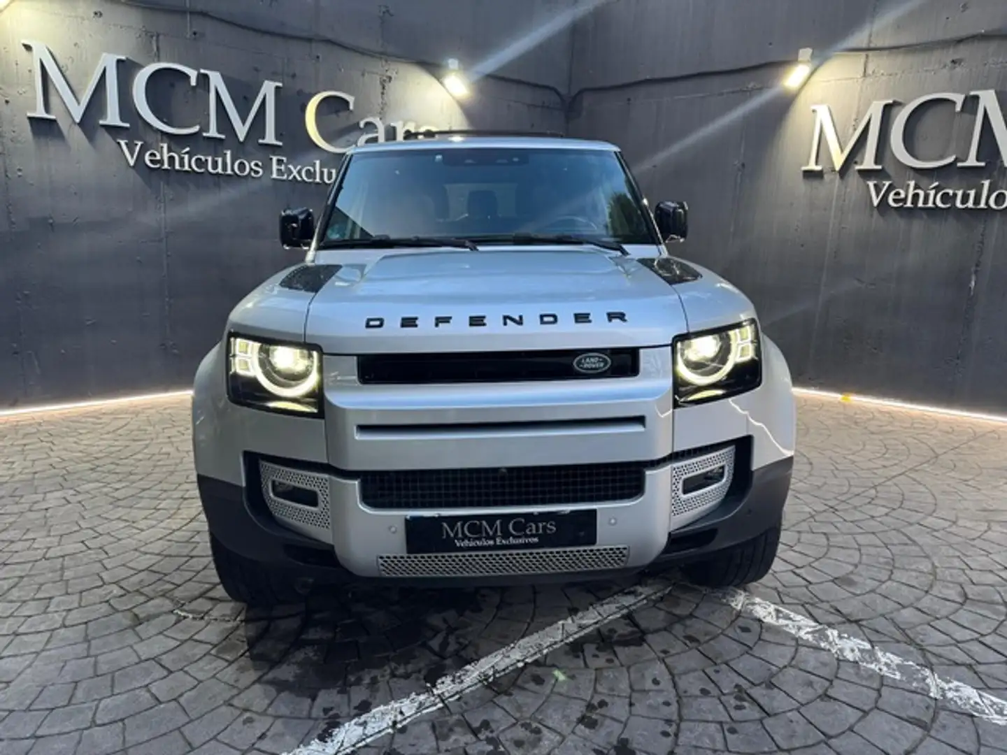 Land Rover Defender 90 3.0D l6 MHEV X-Dynamic SE AWD Aut. 250 Plateado - 2