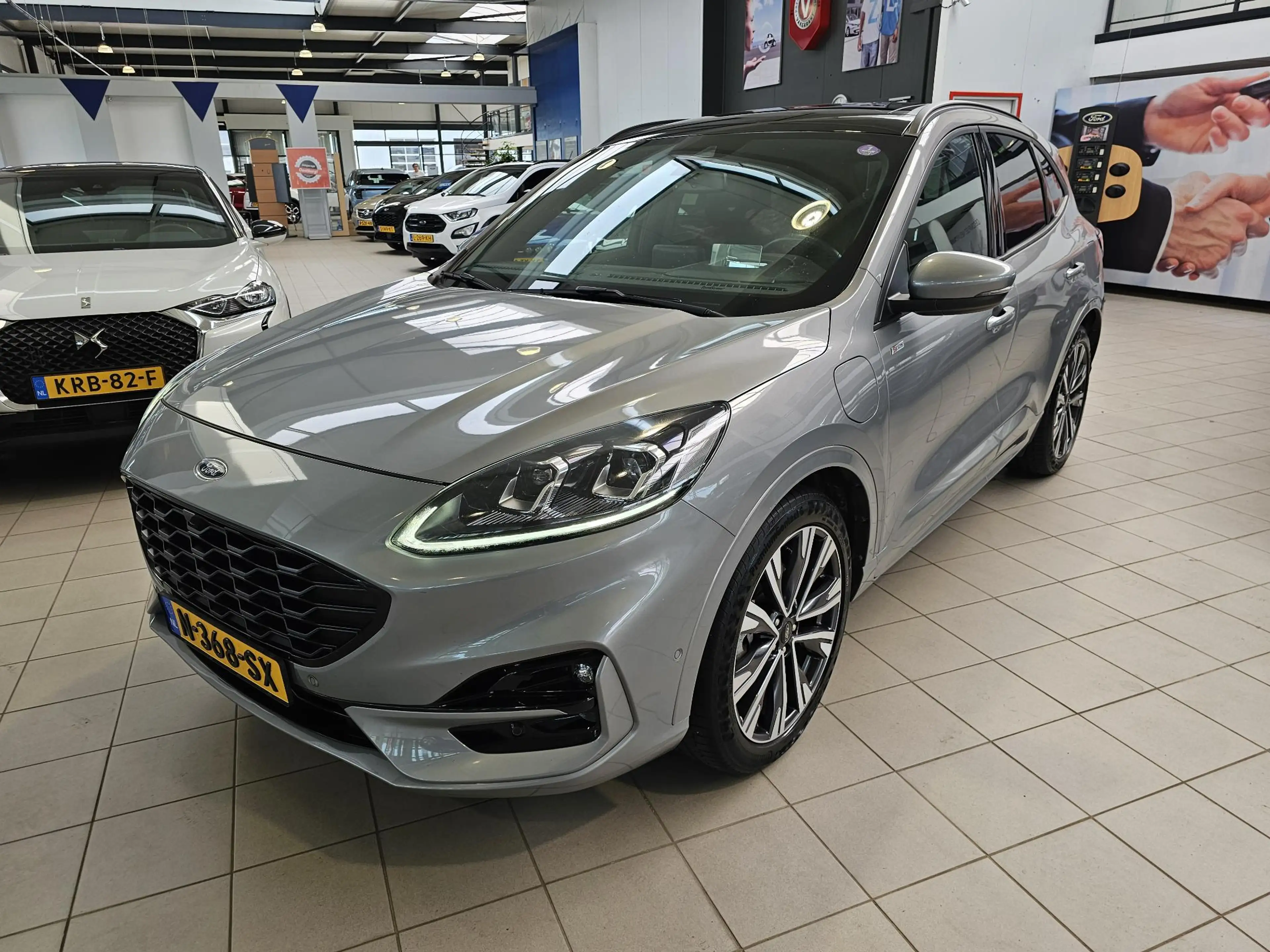 Ford Kuga 2.5 PHEV ST-Line X — photo 10