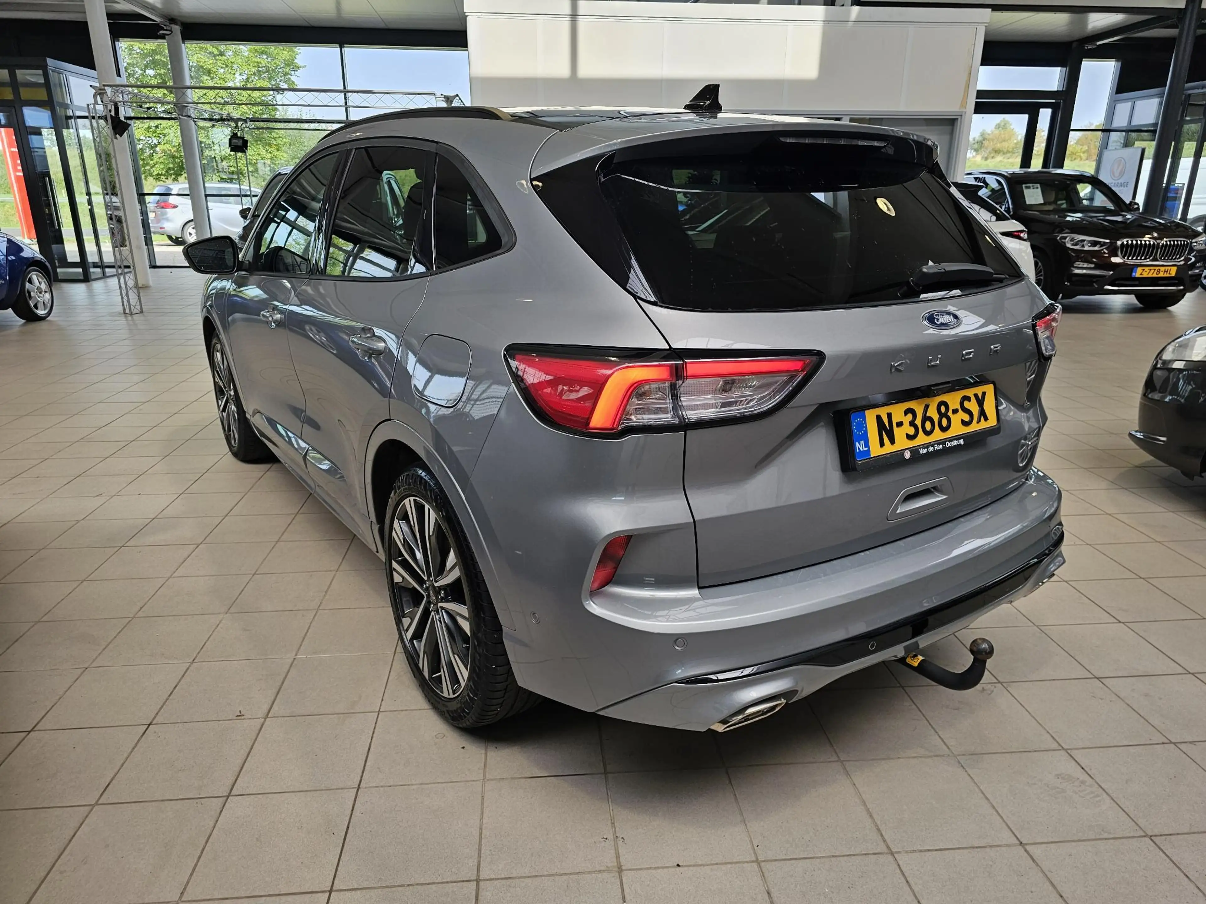 Ford Kuga 2.5 PHEV ST-Line X — photo 8