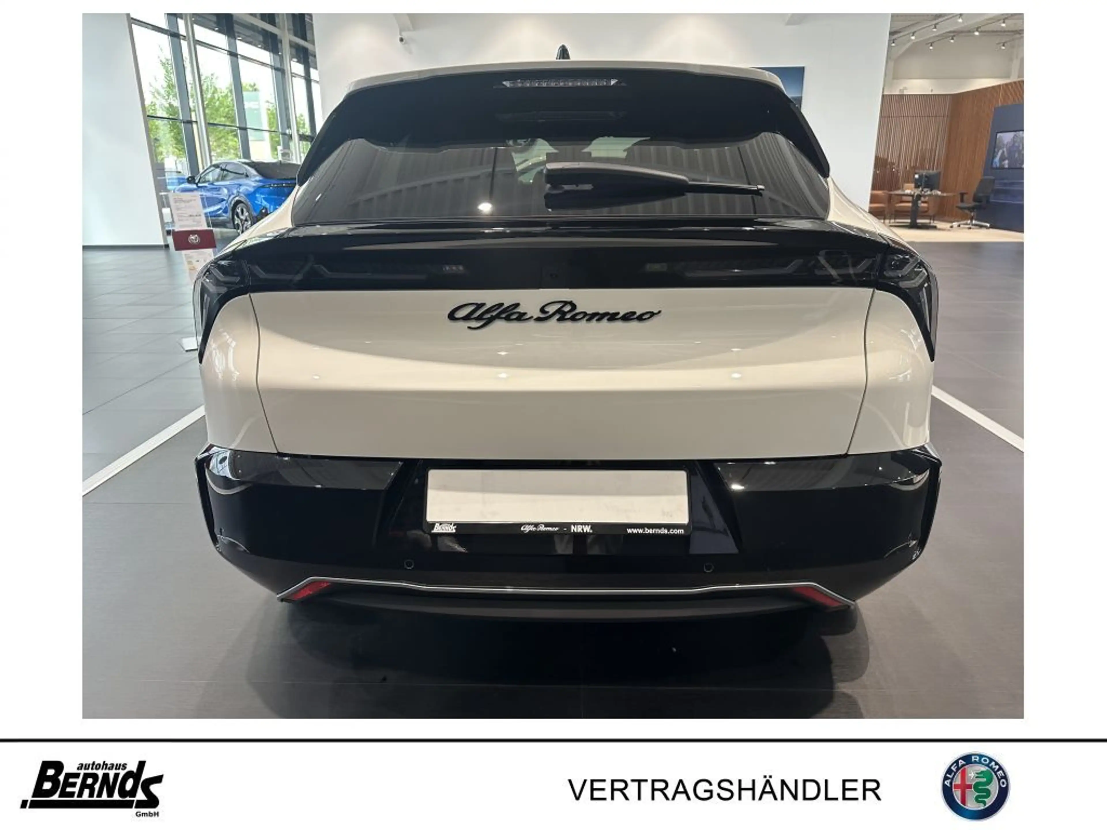 Alfa Romeo Junior 1.2 VGT Ibrida Sport Speciale ohne Tech Paket — photo 7