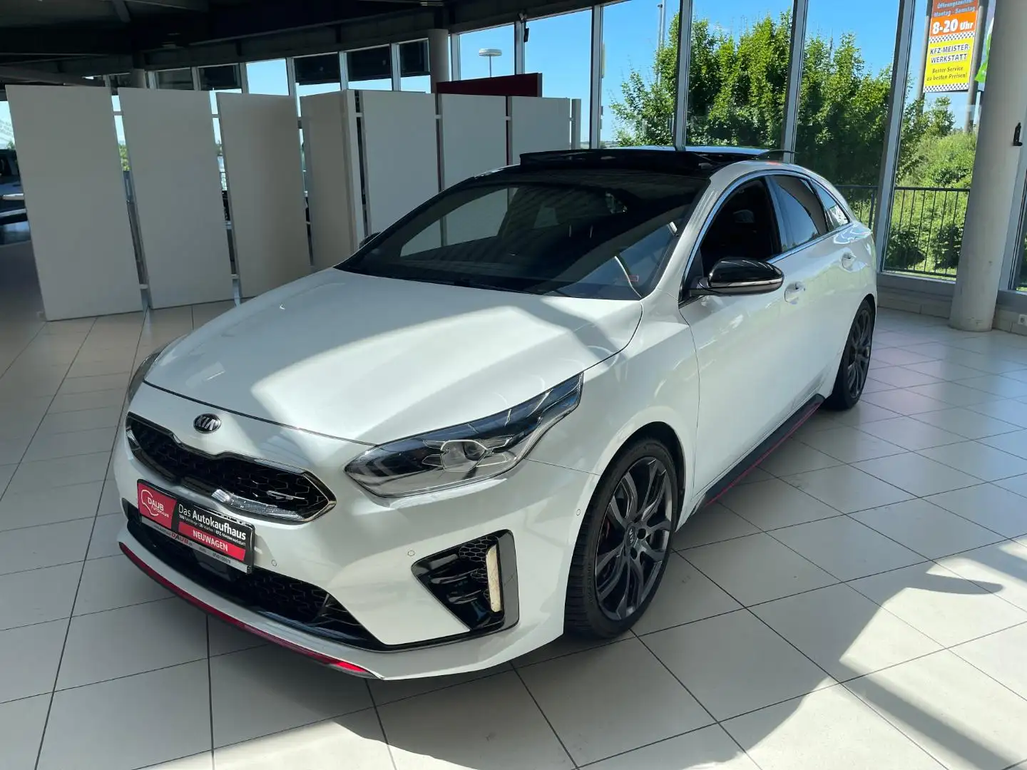 Kia ProCeed / pro_cee'd pro cee´d / ProCeed 1.6 T-GDI GT+AHK+Pano+Navi+K Weiß - 2
