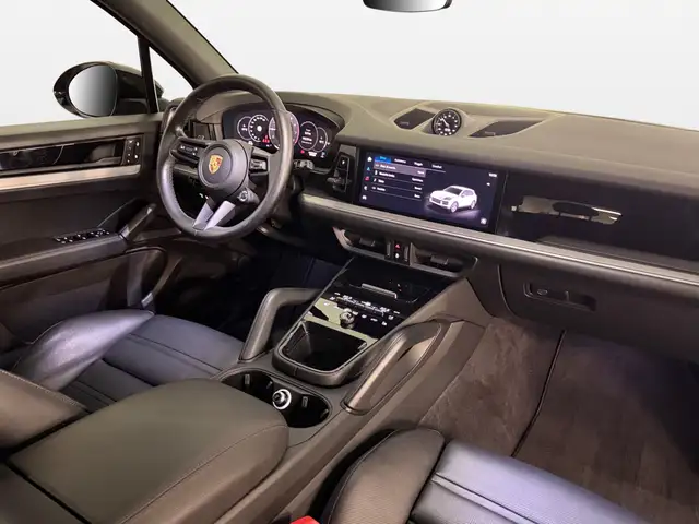 Porsche Cayenne view 9