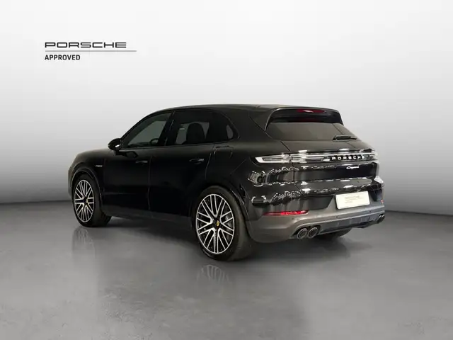 Porsche Cayenne view 2