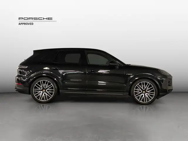 Porsche Cayenne view 5