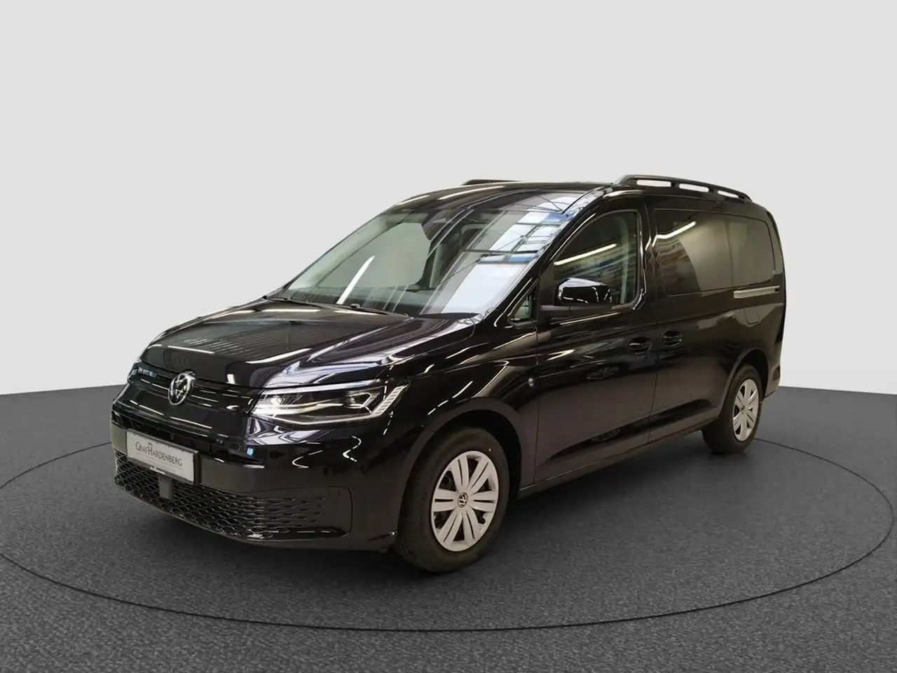 Volkswagen Caddy Maxi 1.5 TSI DSG ACC Kamera App Connect — photo 1 of 19