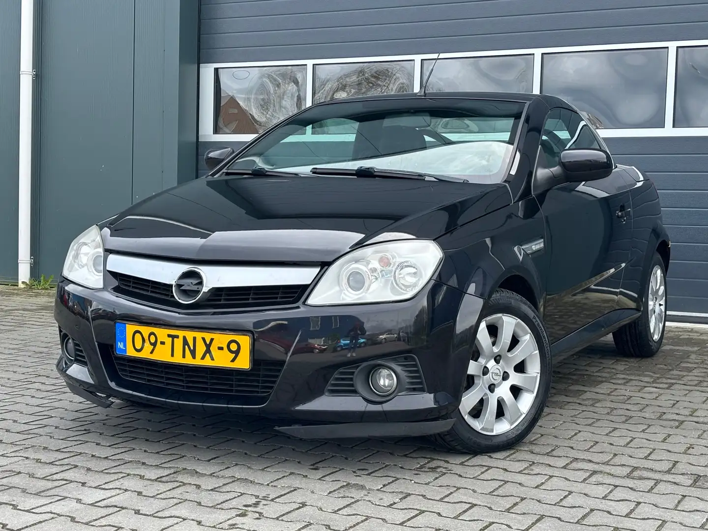 Opel Tigra TwinTop 1.4-16V Enjoy Zwart - 1