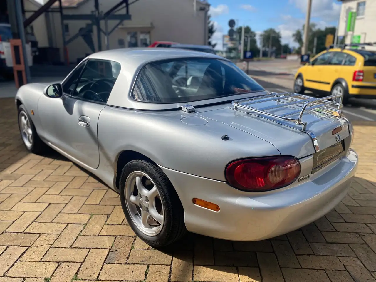 Mazda MX-5 1.9 16V Automatik Hardtop 1.HAND, foto 2