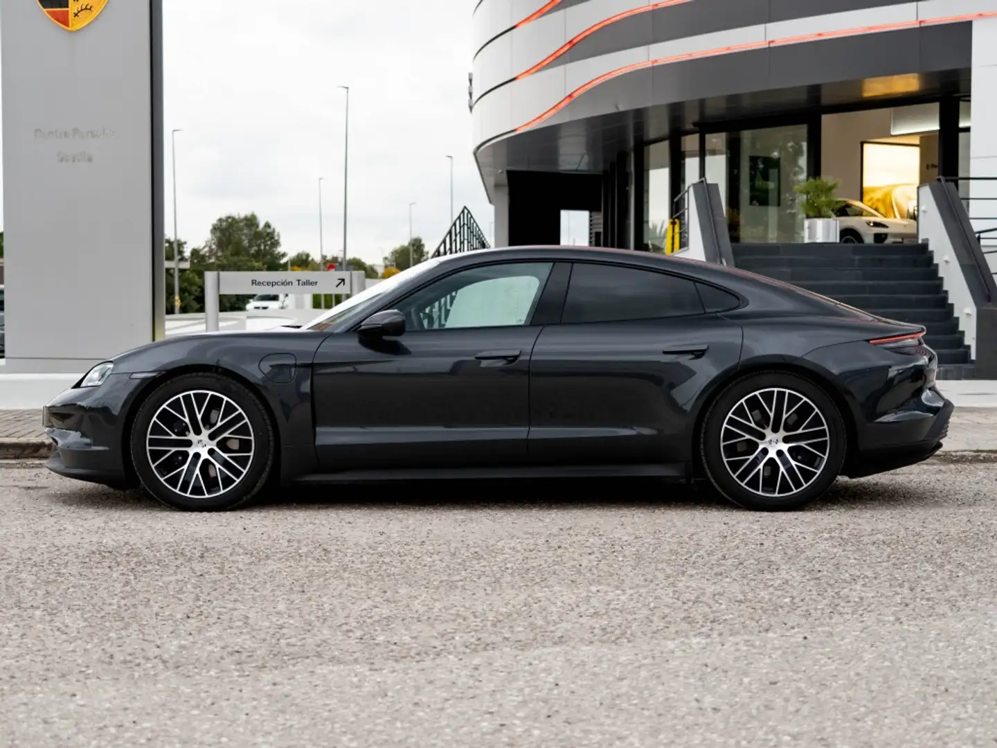 Porsche Taycan Gris - 2