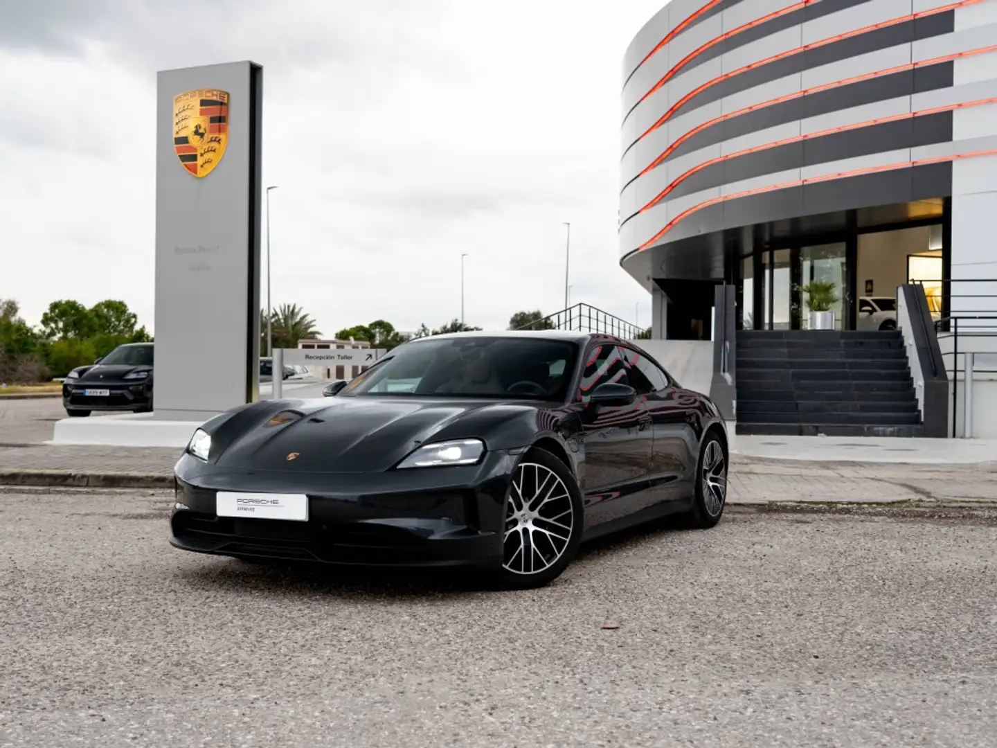 Porsche Taycan Gris - 1