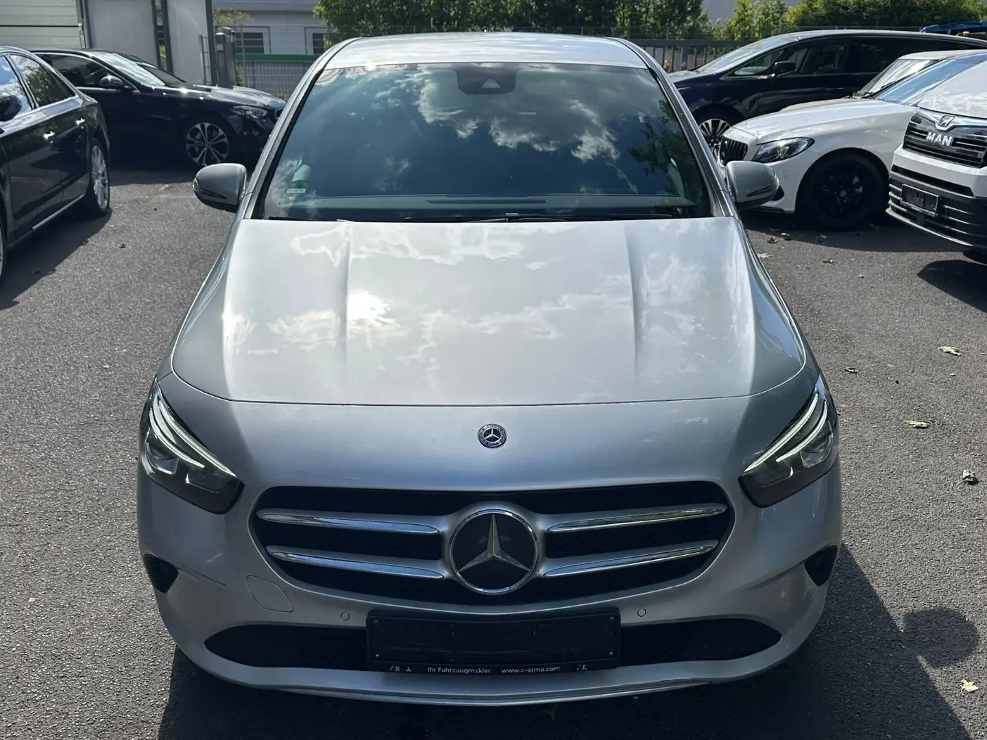 Mercedes-Benz B 180 B -Klasse 180 d~LED~NAVI~MBUX~LEDER~RFK Zilver - 2