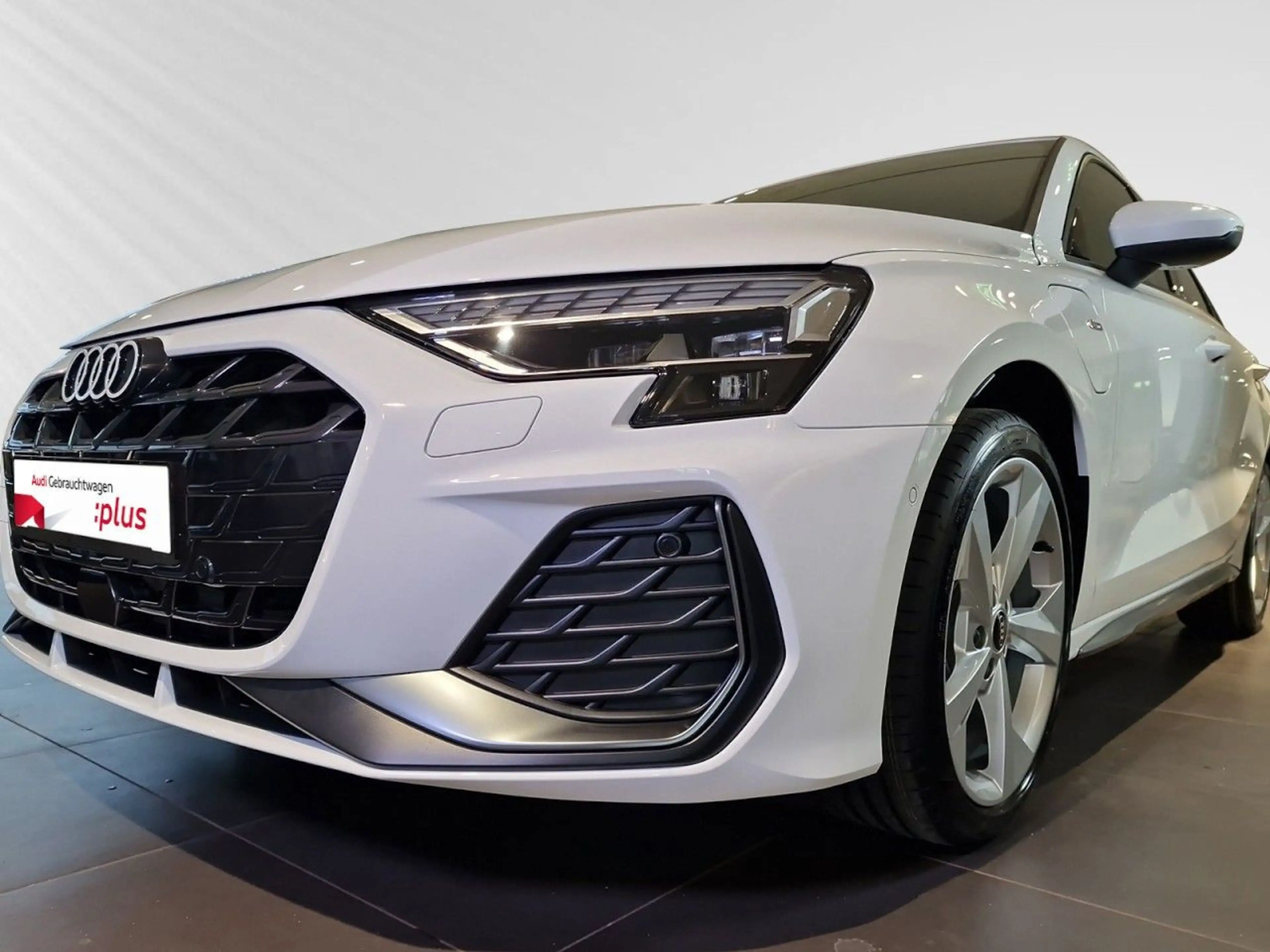 Audi A3 TFSI e S-line S-tronic Navi+ LED — photo 7