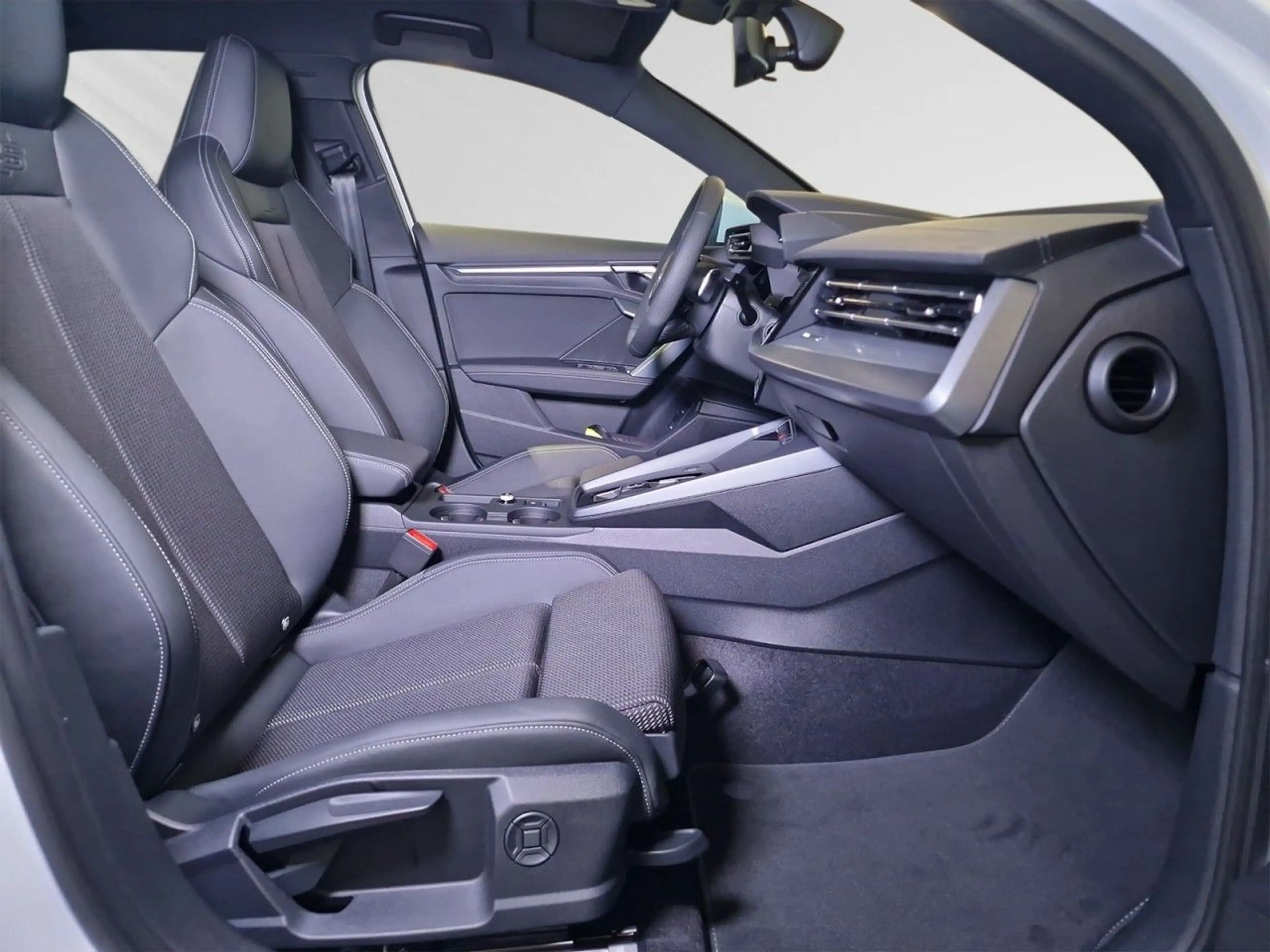 Audi A3 TFSI e S-line S-tronic Navi+ LED — photo 10
