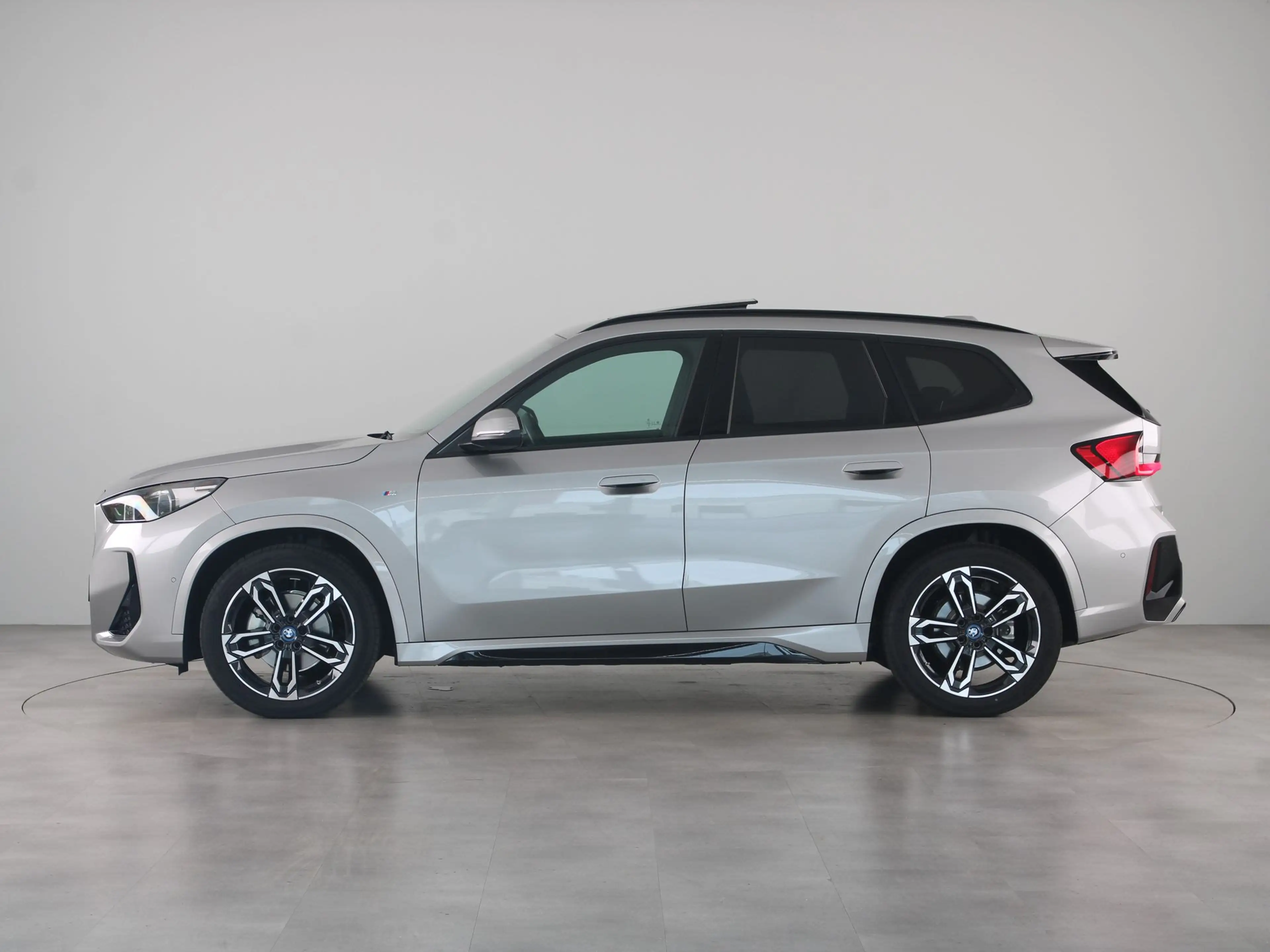 BMW iX1 eDrive20 67 kWh M Sport Edition Trekhaak — photo 8