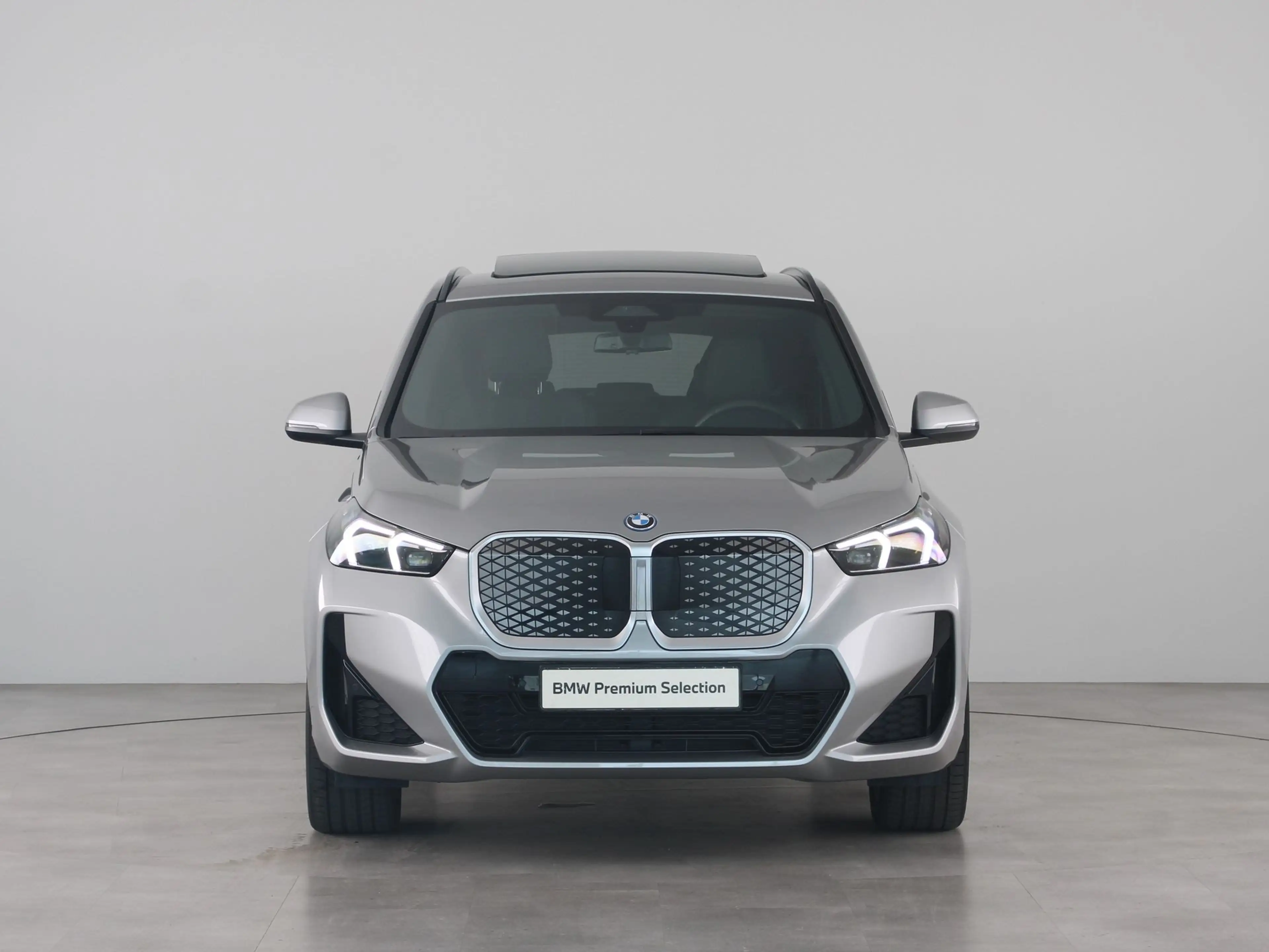 BMW iX1 eDrive20 67 kWh M Sport Edition Trekhaak — photo 2
