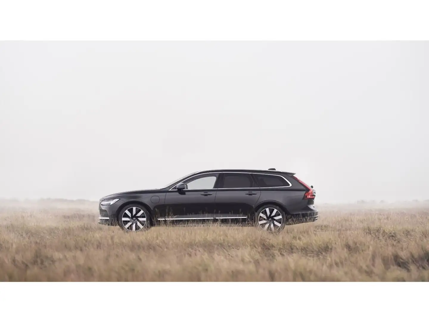 Volvo V90 Plus T6 AWD plug-in hybrid Elektrisch/benzine Bri Noir - 2