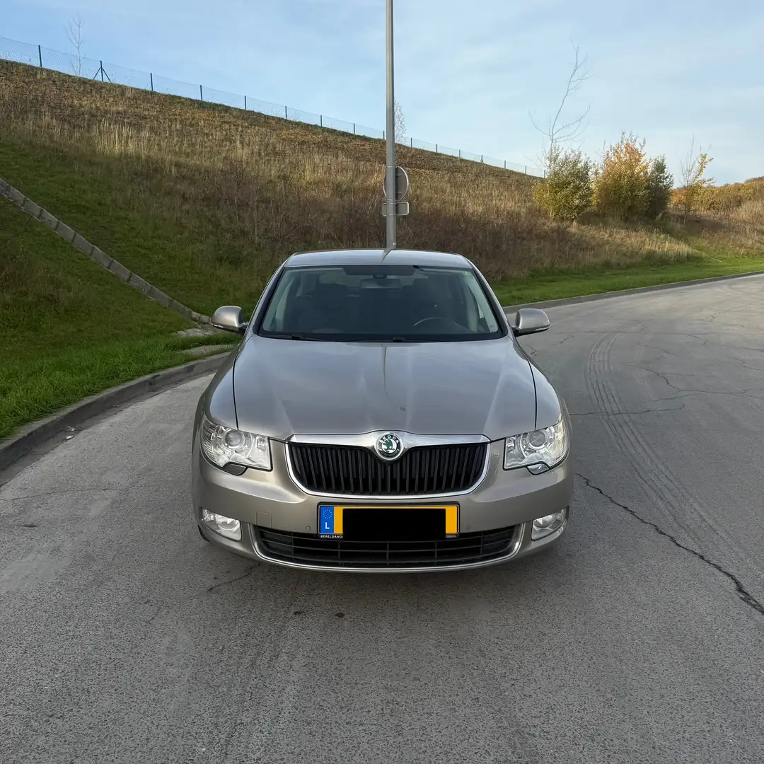 Skoda Superb 2.0 TDI DSG Elegance - 1