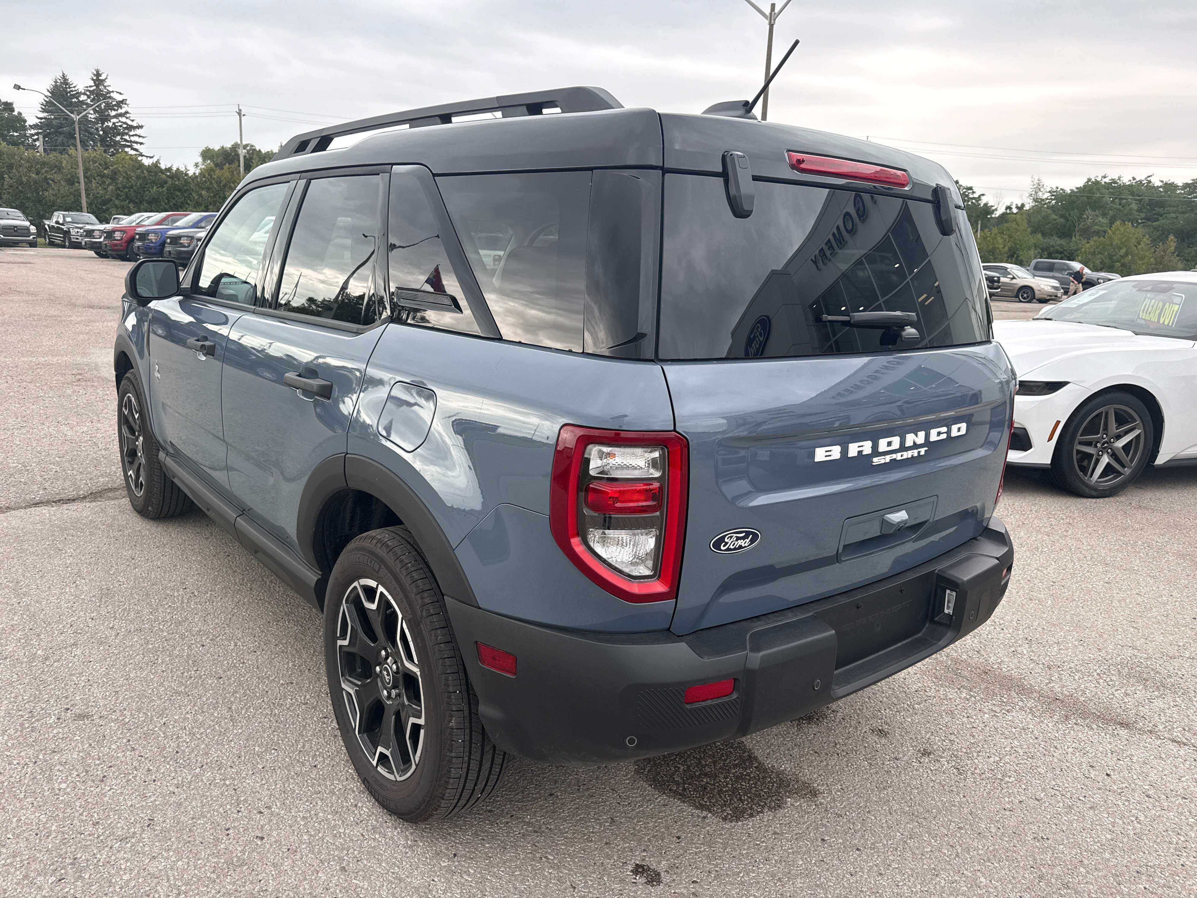 2026 Ford Bronco Sport OUTER BANKS | 4WD | 1 OWNER | NO ACCIDENTS — снимка 1