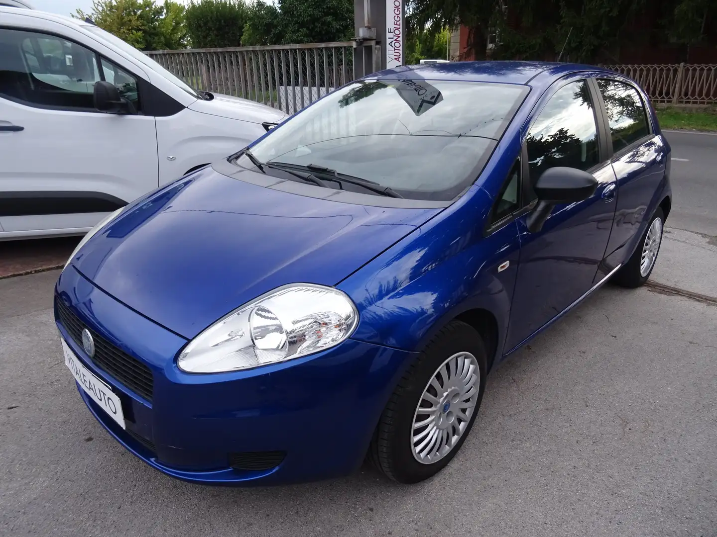 Fiat Grande Punto Grande Punto 5p 1.2 Active c/clima 65cv Blu/Azzurro - 1