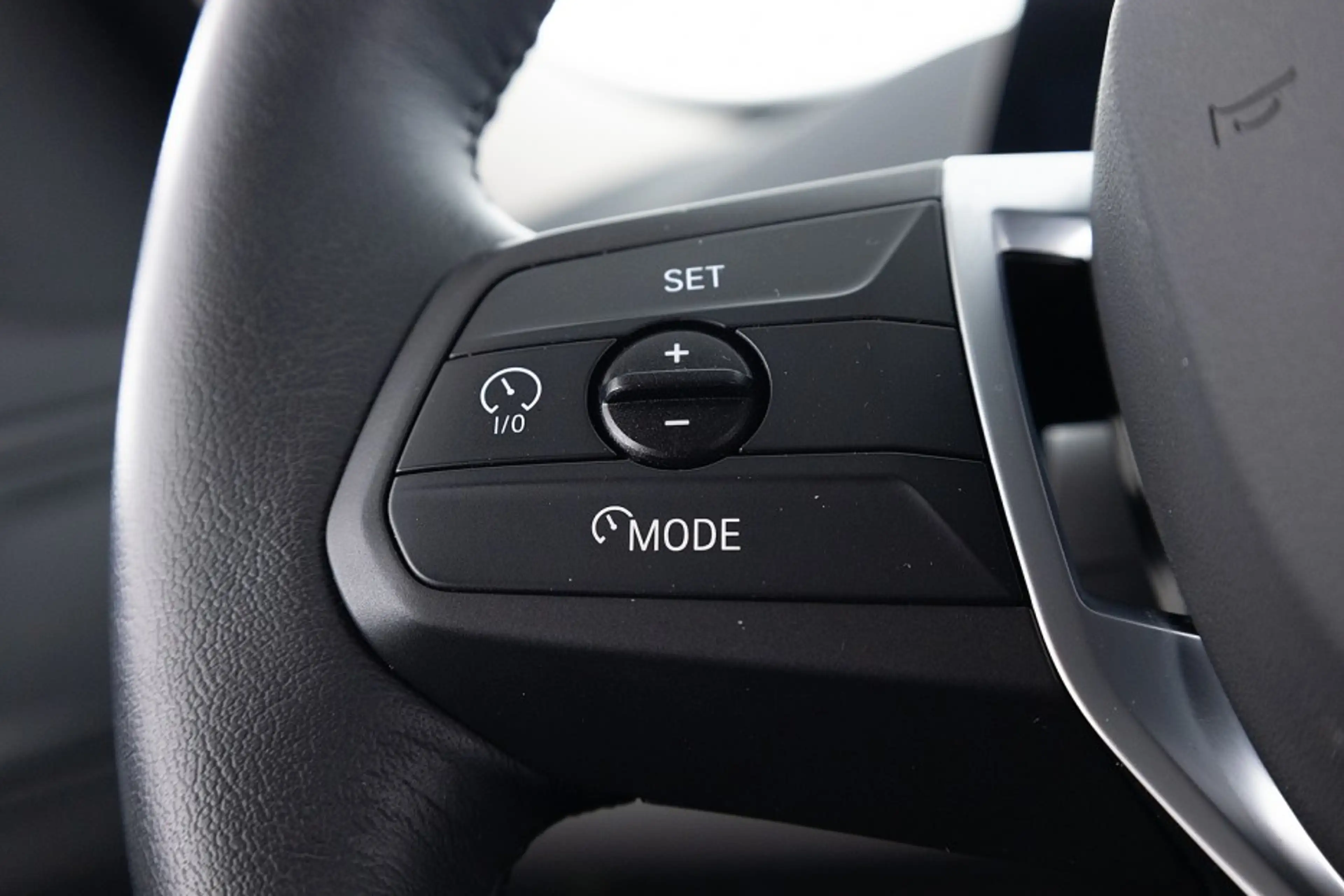 BMW iX2 eDrive20 67 kWh | Full LED | NAVI | PDC | ECC . — photo 24