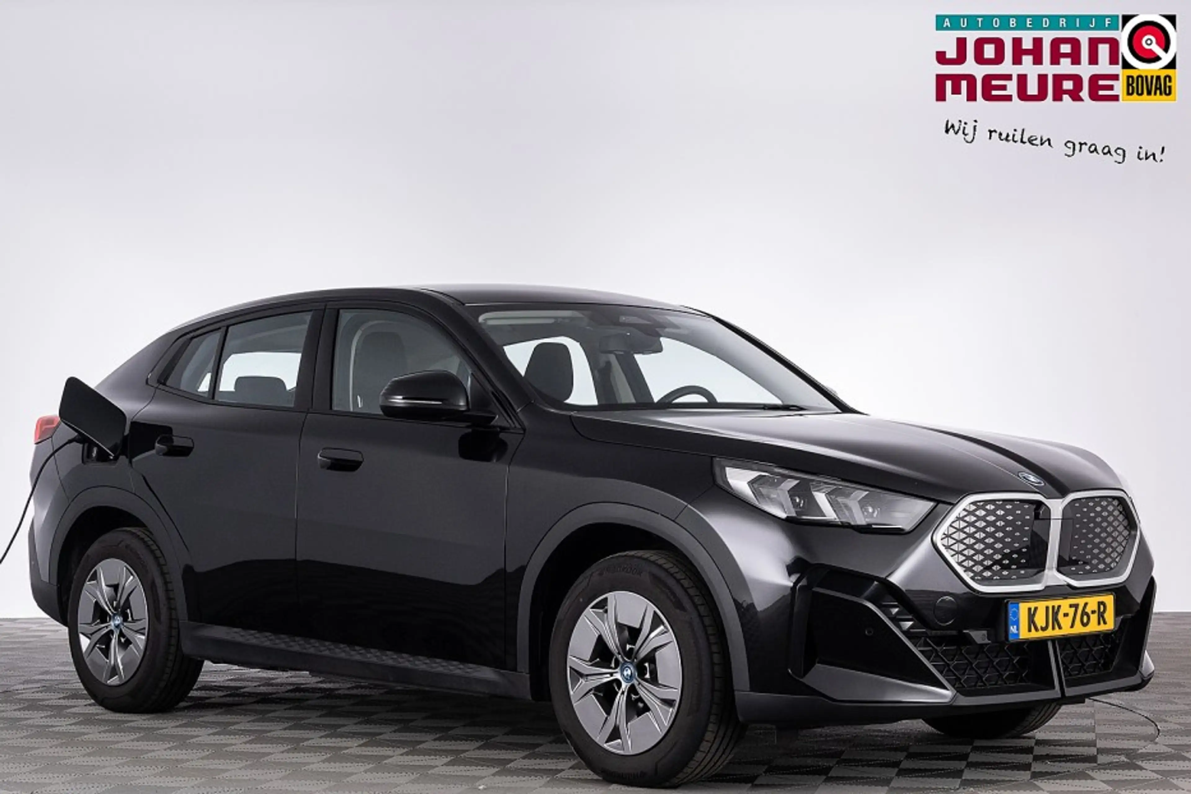 BMW iX2 eDrive20 67 kWh | Full LED | NAVI | PDC | ECC .